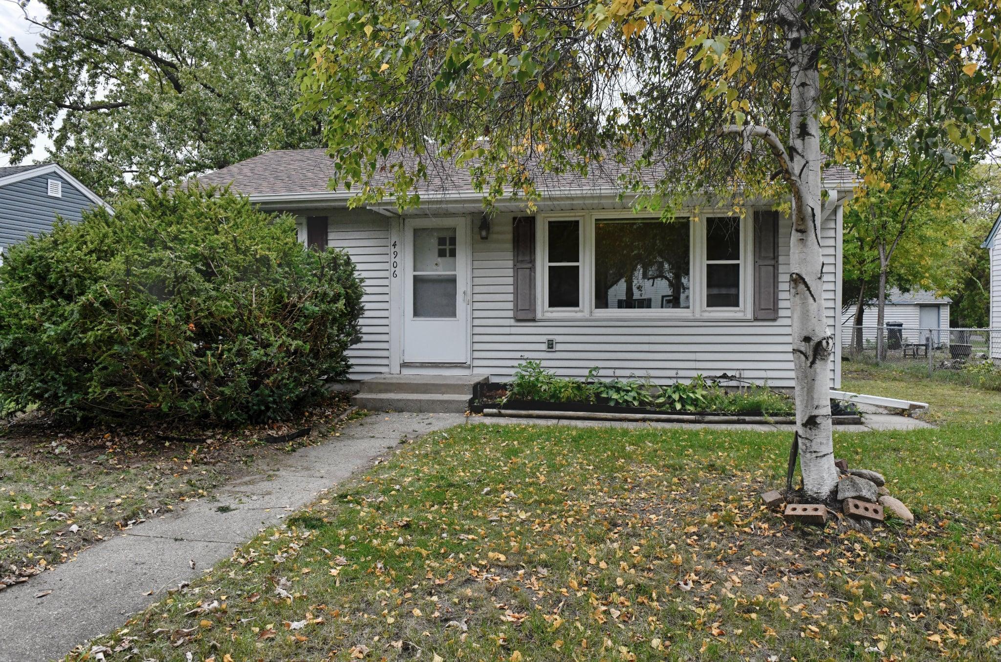 4906 Thomas Avenue N Property Photo 1