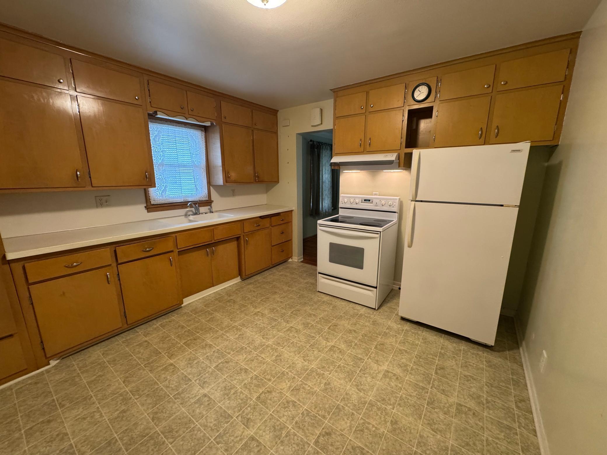 4906 Thomas Avenue N Property Photo 4