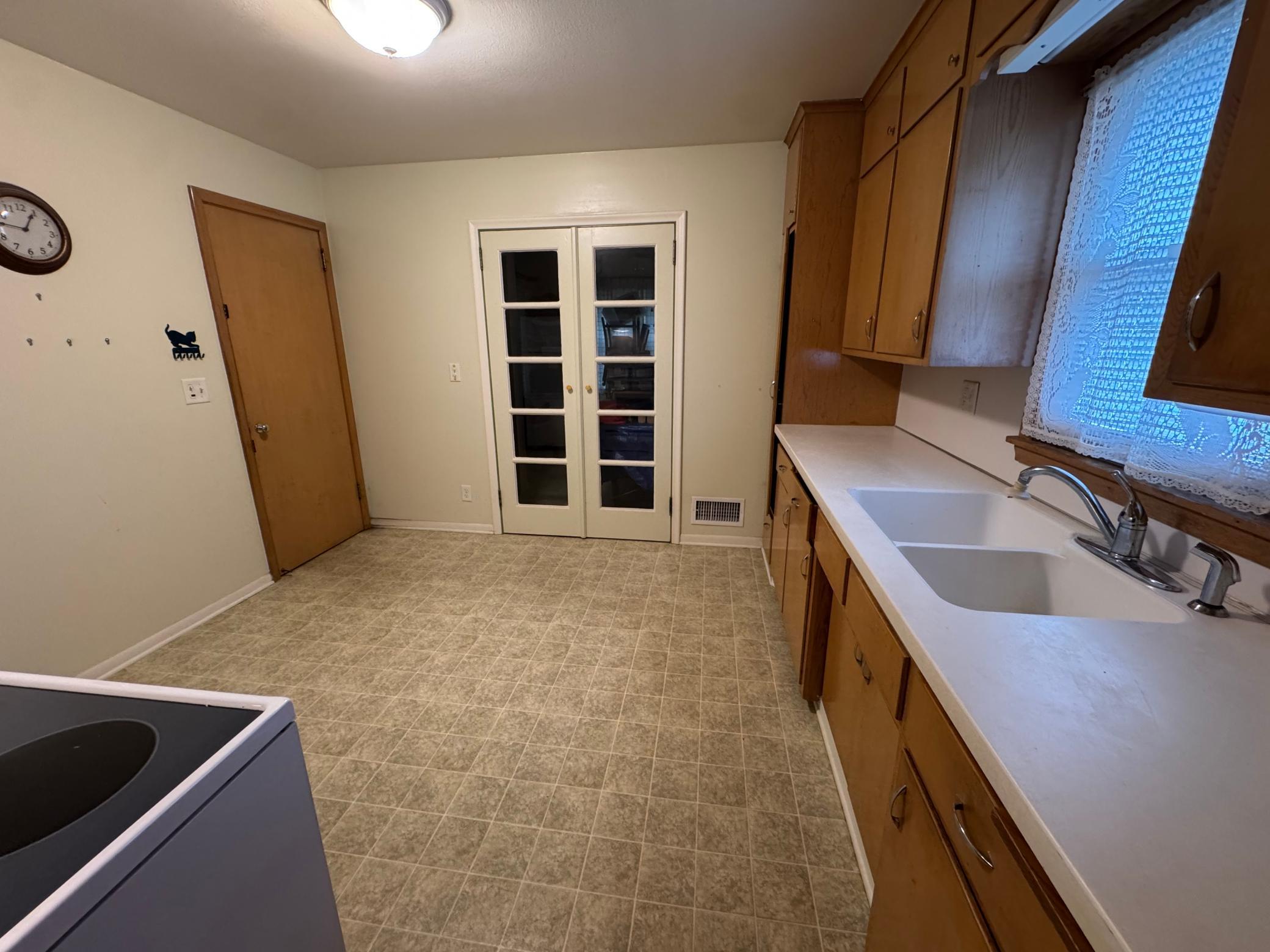 4906 Thomas Avenue N Property Photo 5
