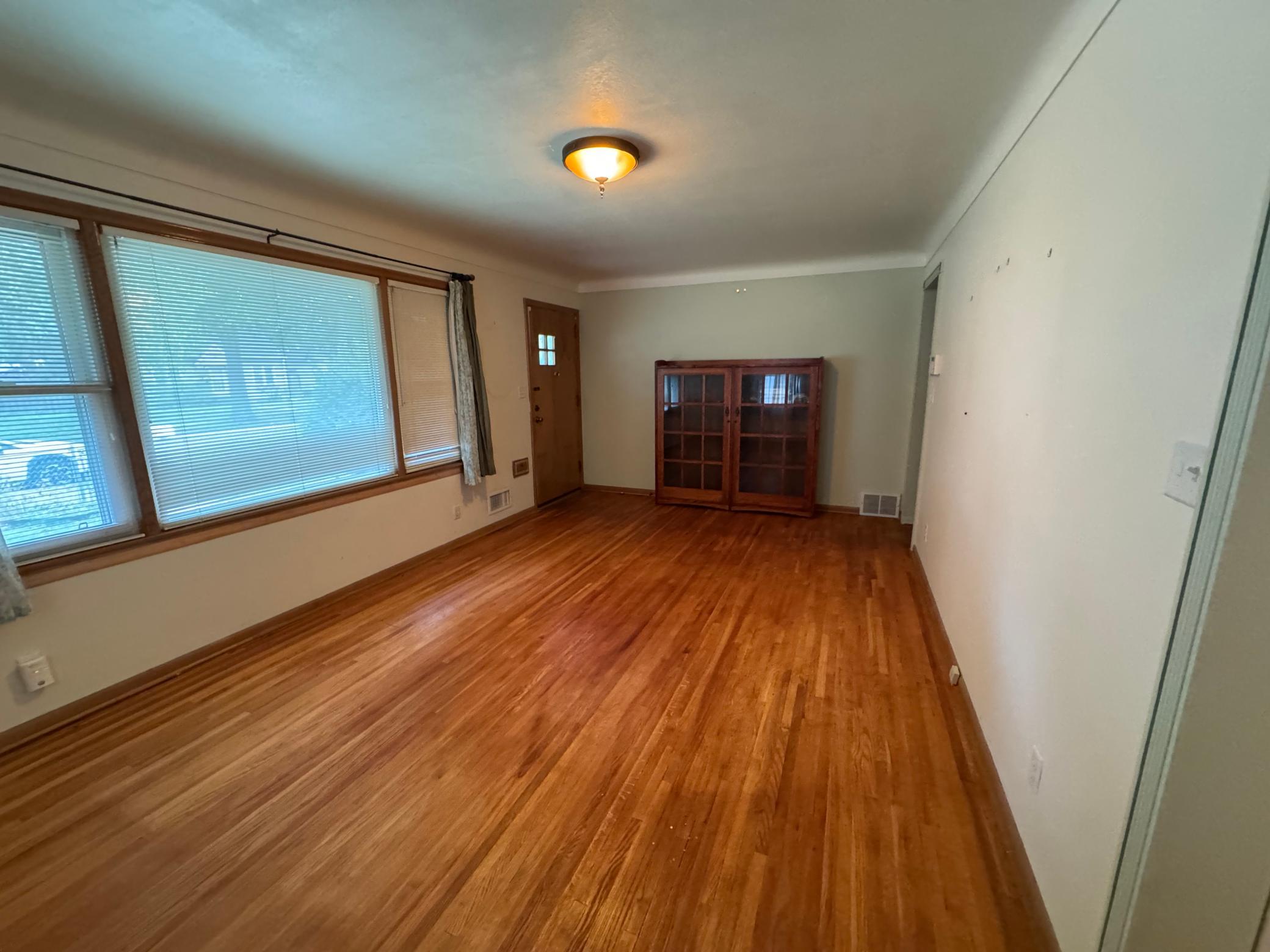 4906 Thomas Avenue N Property Photo 6