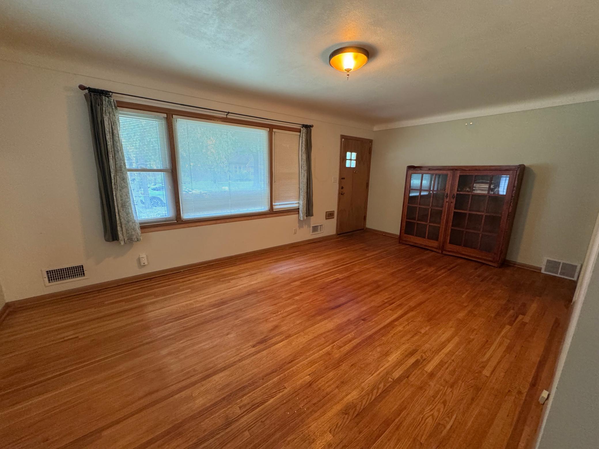 4906 Thomas Avenue N Property Photo 7