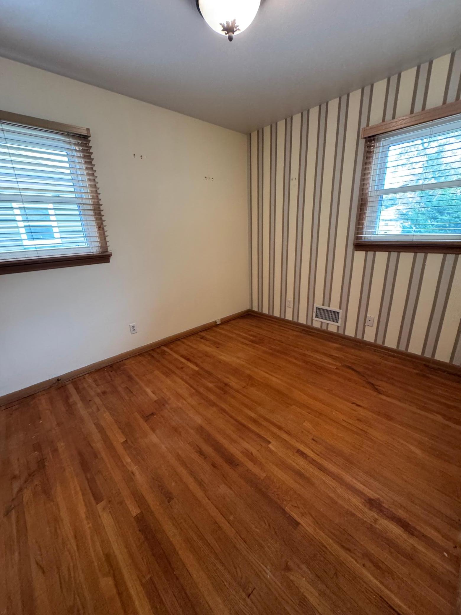 4906 Thomas Avenue N Property Photo 9