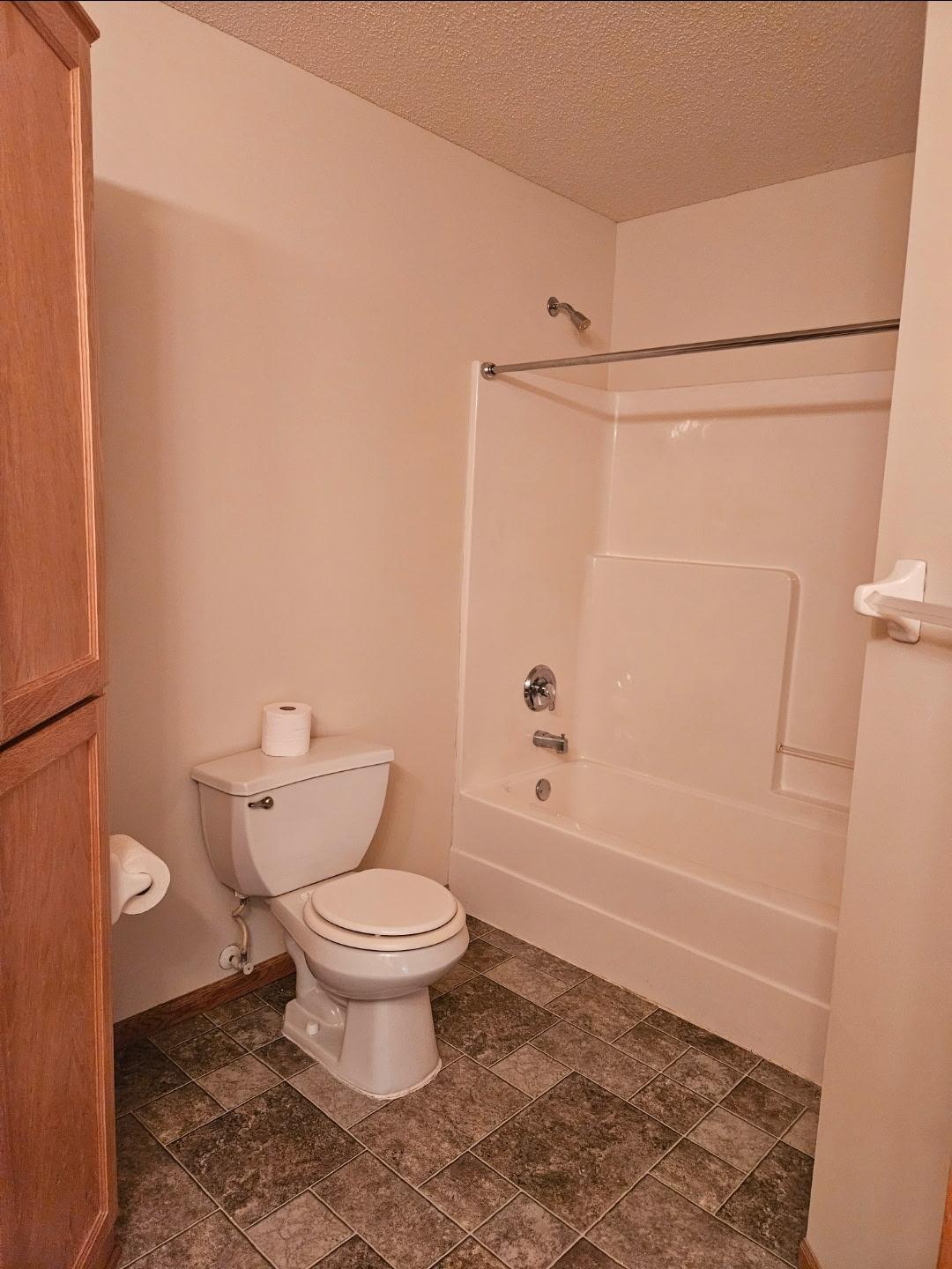8330 Parkview Avenue Ne Property Photo 5