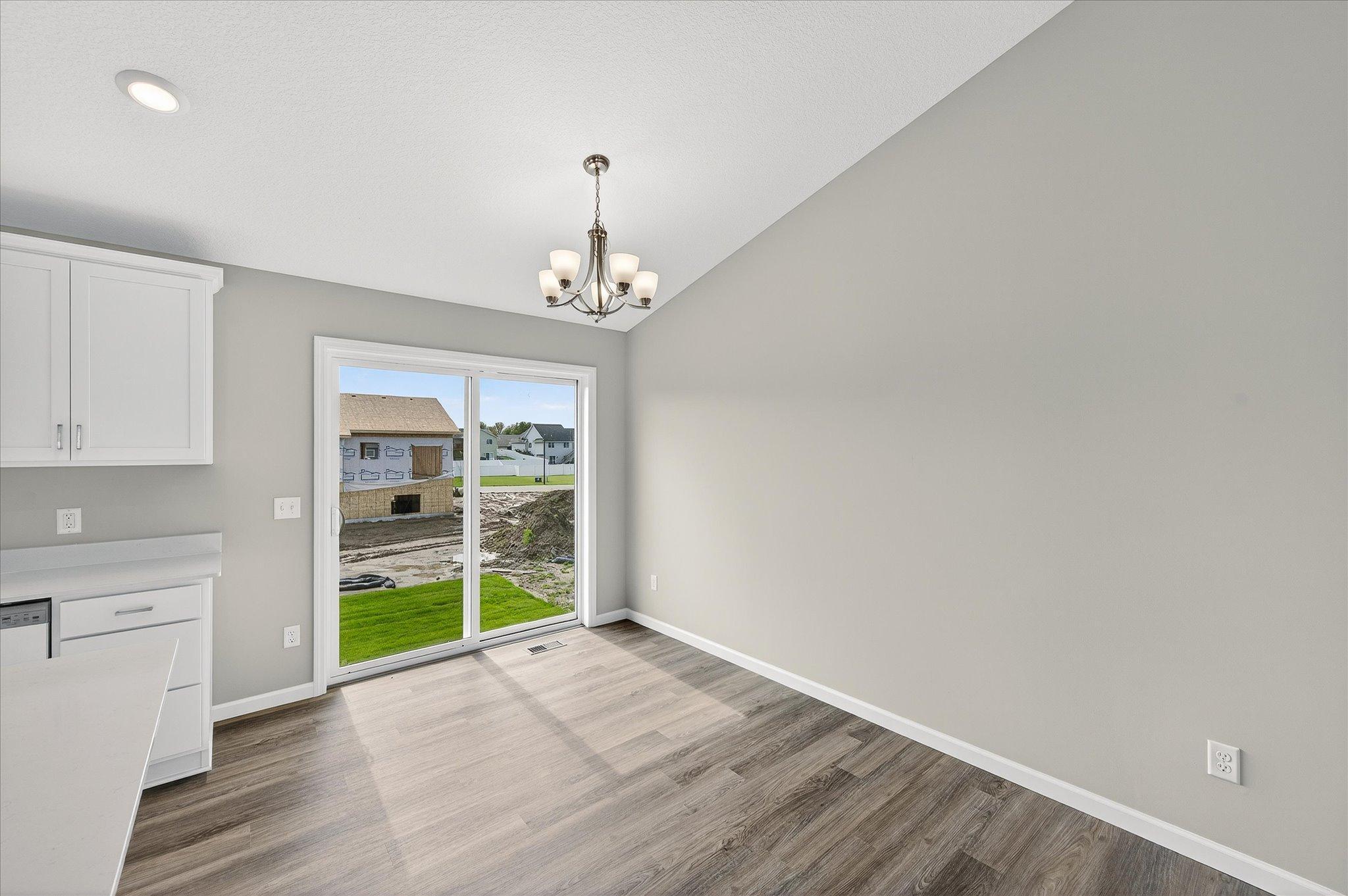 1008 Brandenburg Circle Property Photo 2