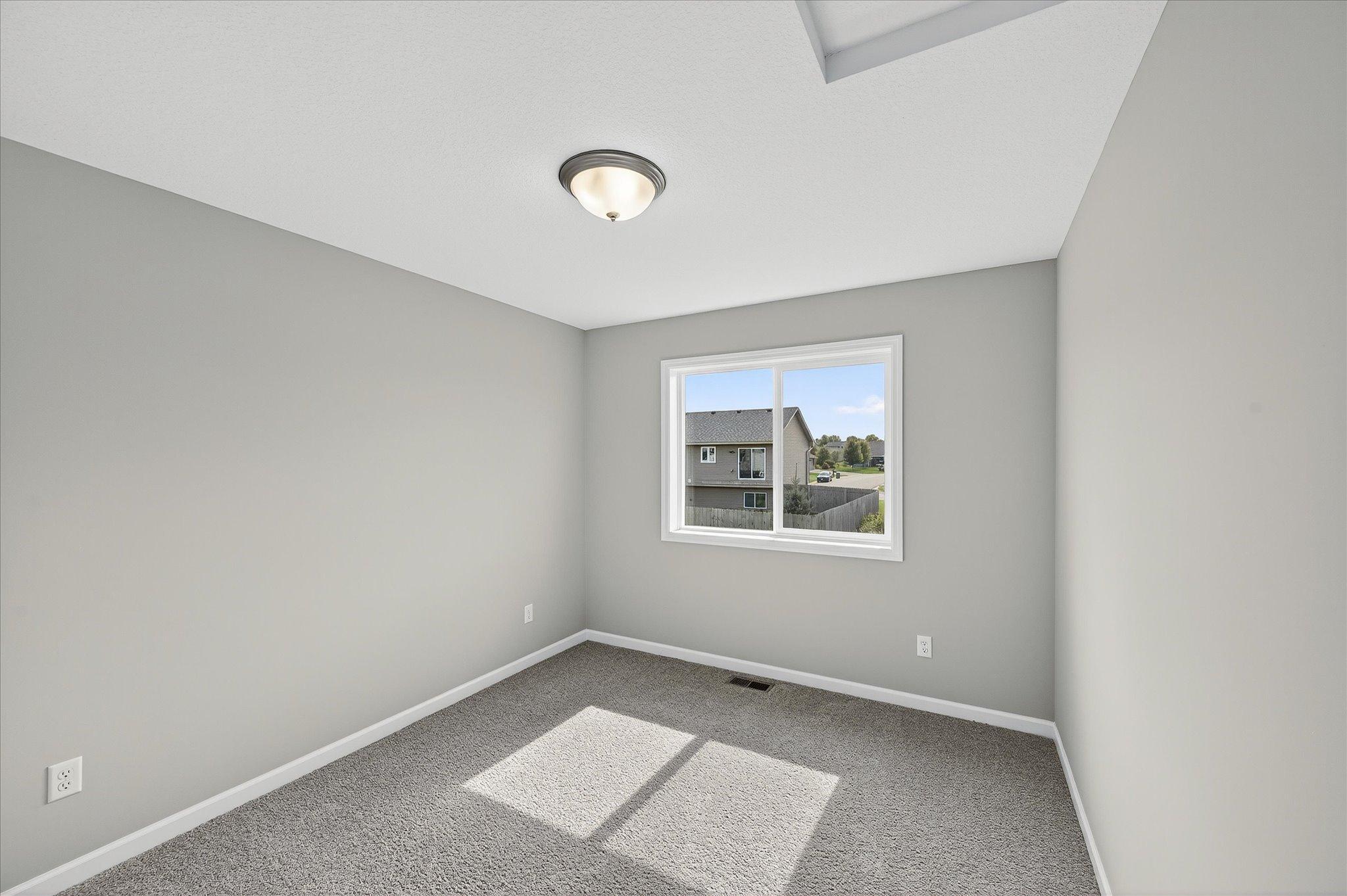 1008 Brandenburg Circle Property Photo 7