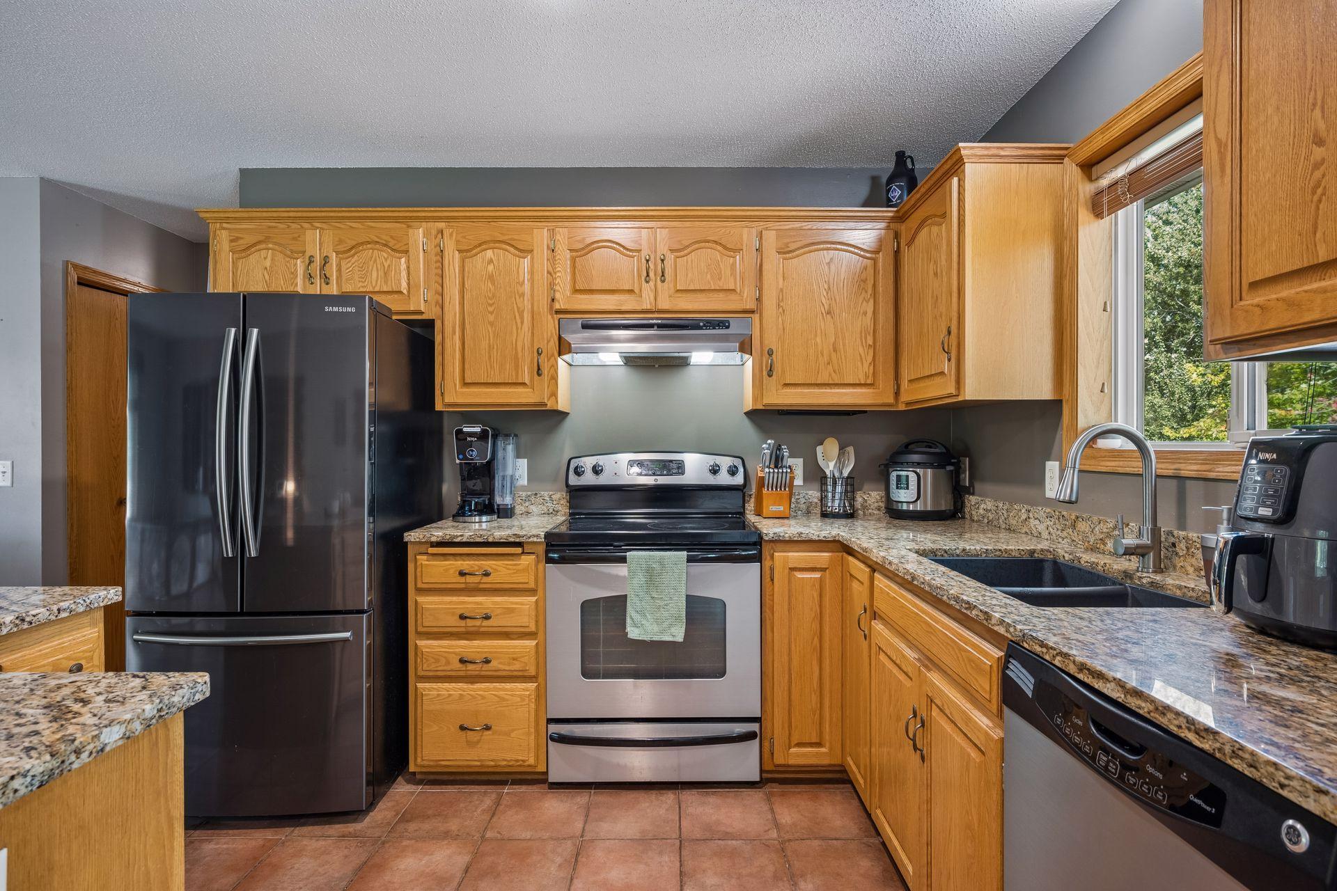 100 13th Avenue N Property Photo 16