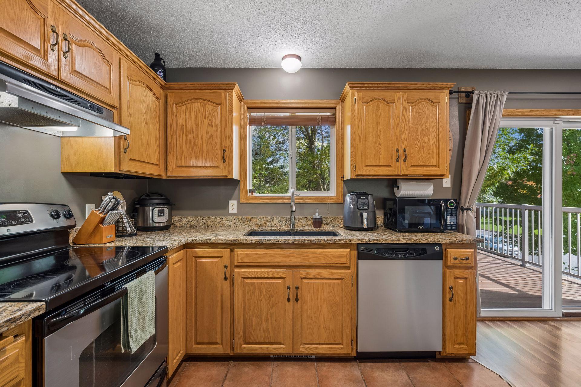 100 13th Avenue N Property Photo 17