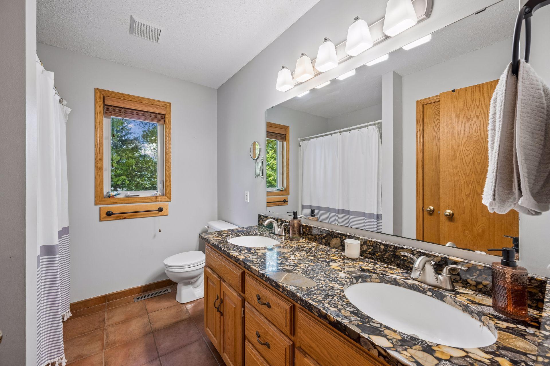 100 13th Avenue N Property Photo 22