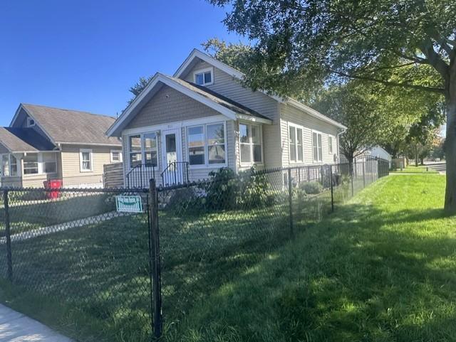 911 3rd Avenue Nw Property Photo 1