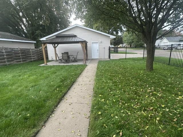 911 3rd Avenue Nw Property Photo 2