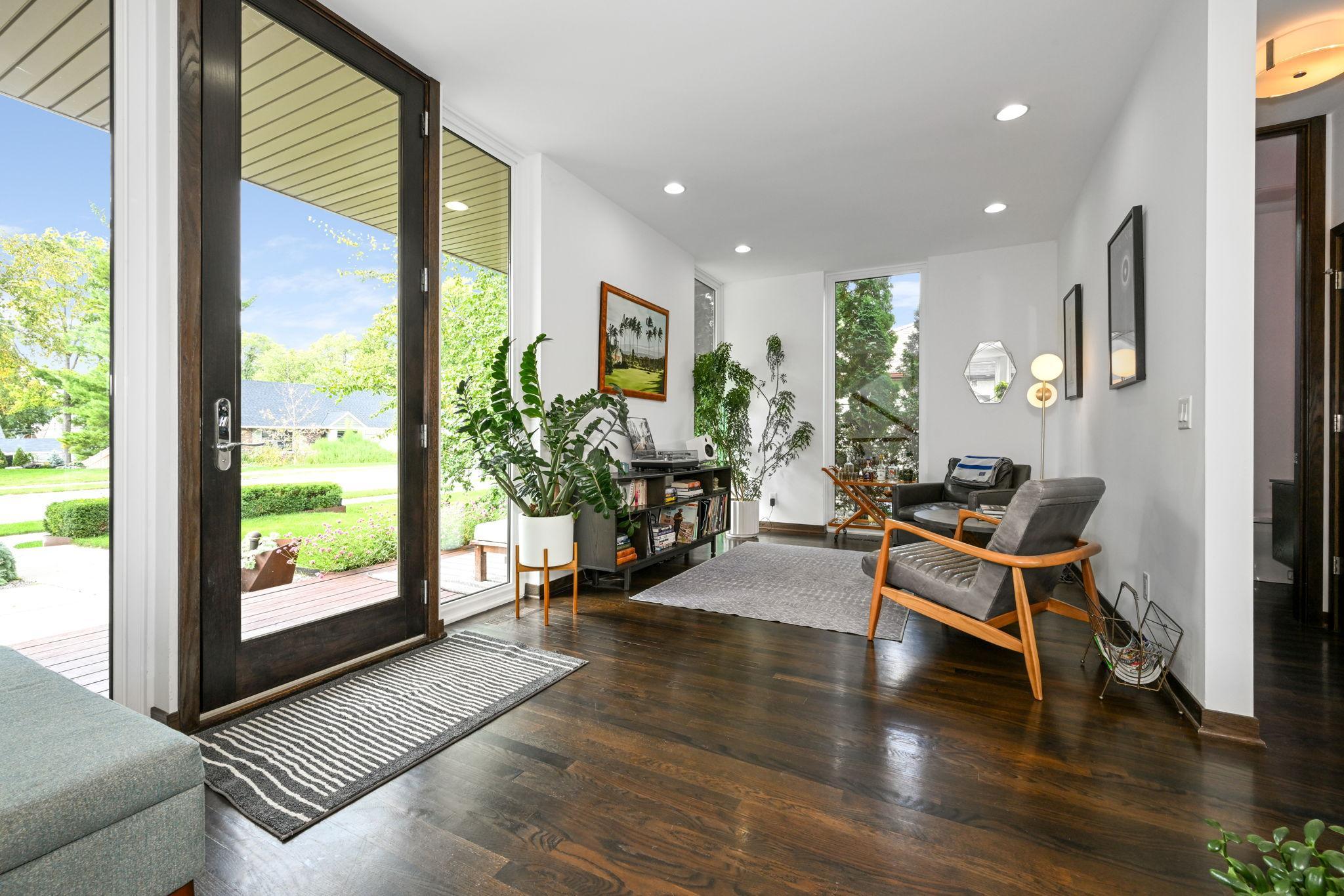 111 11th Avenue N Property Photo 6