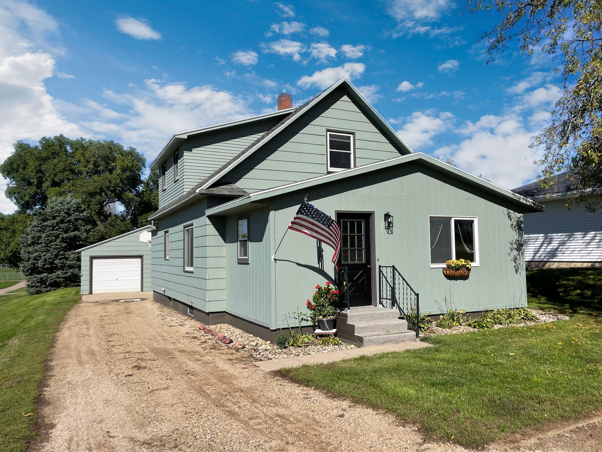 404 E Cottonwood Street Property Photo 1