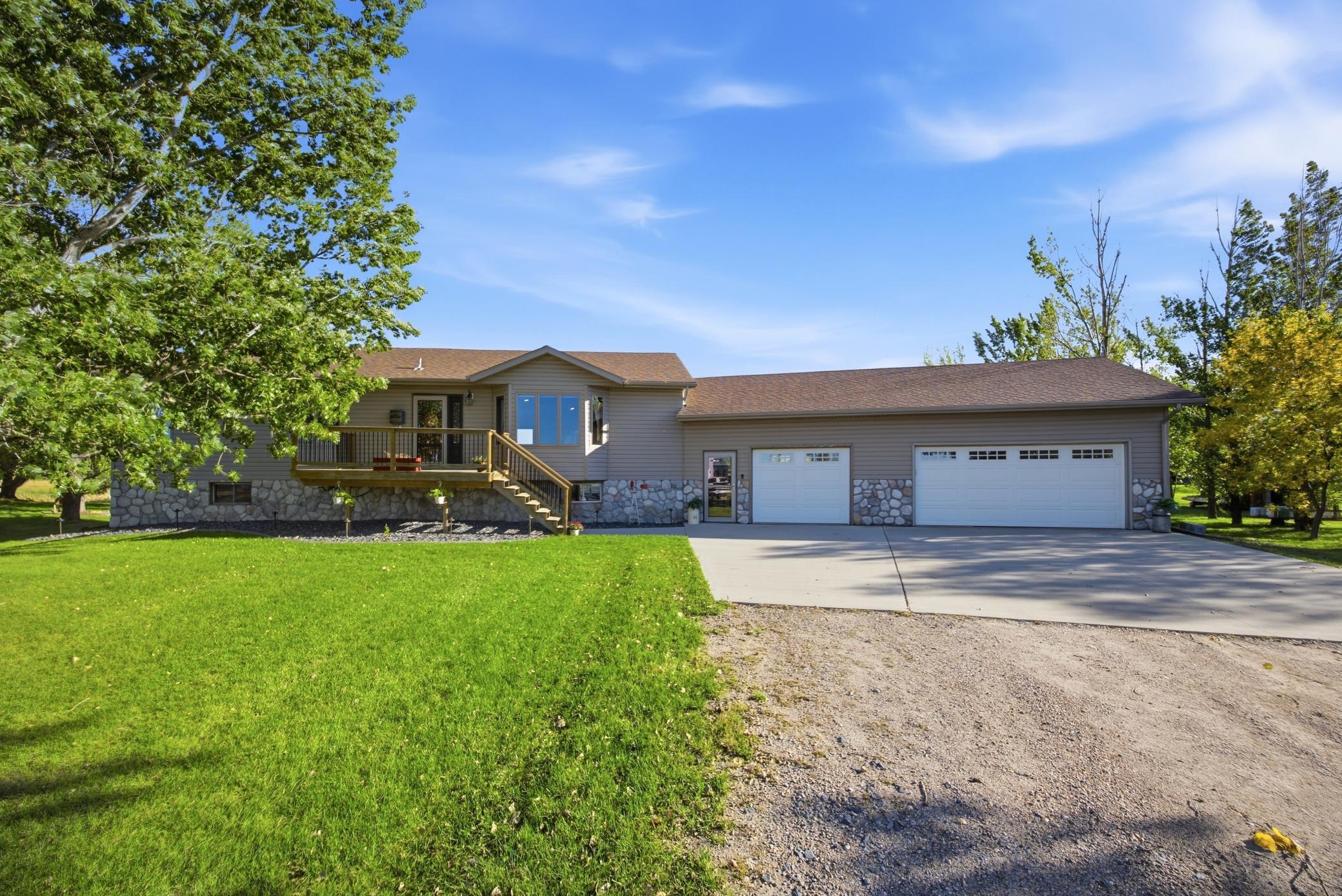 5606 57 1/2 Avenue N Property Photo 1