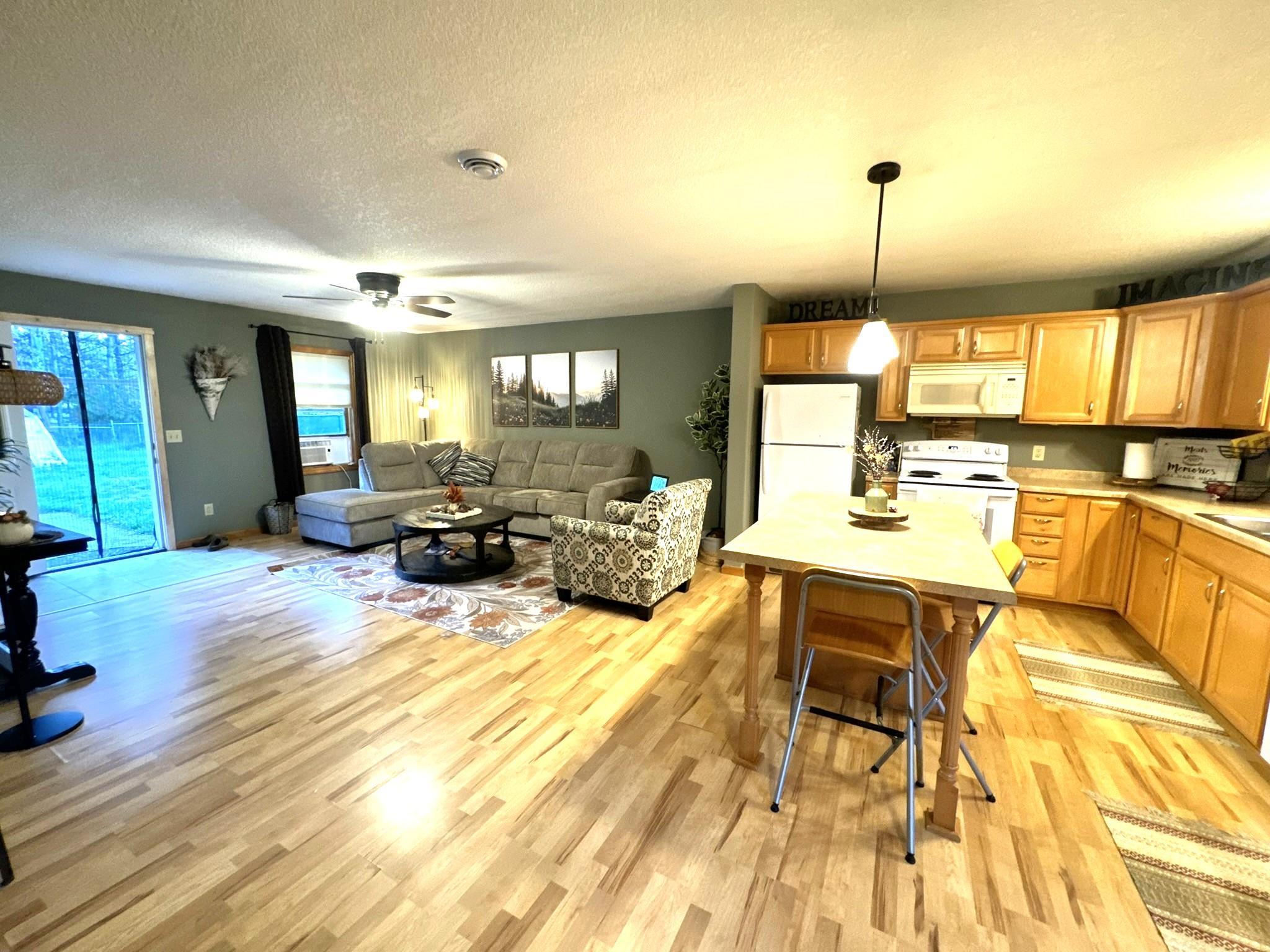 103 Evergreen Court Property Photo 4