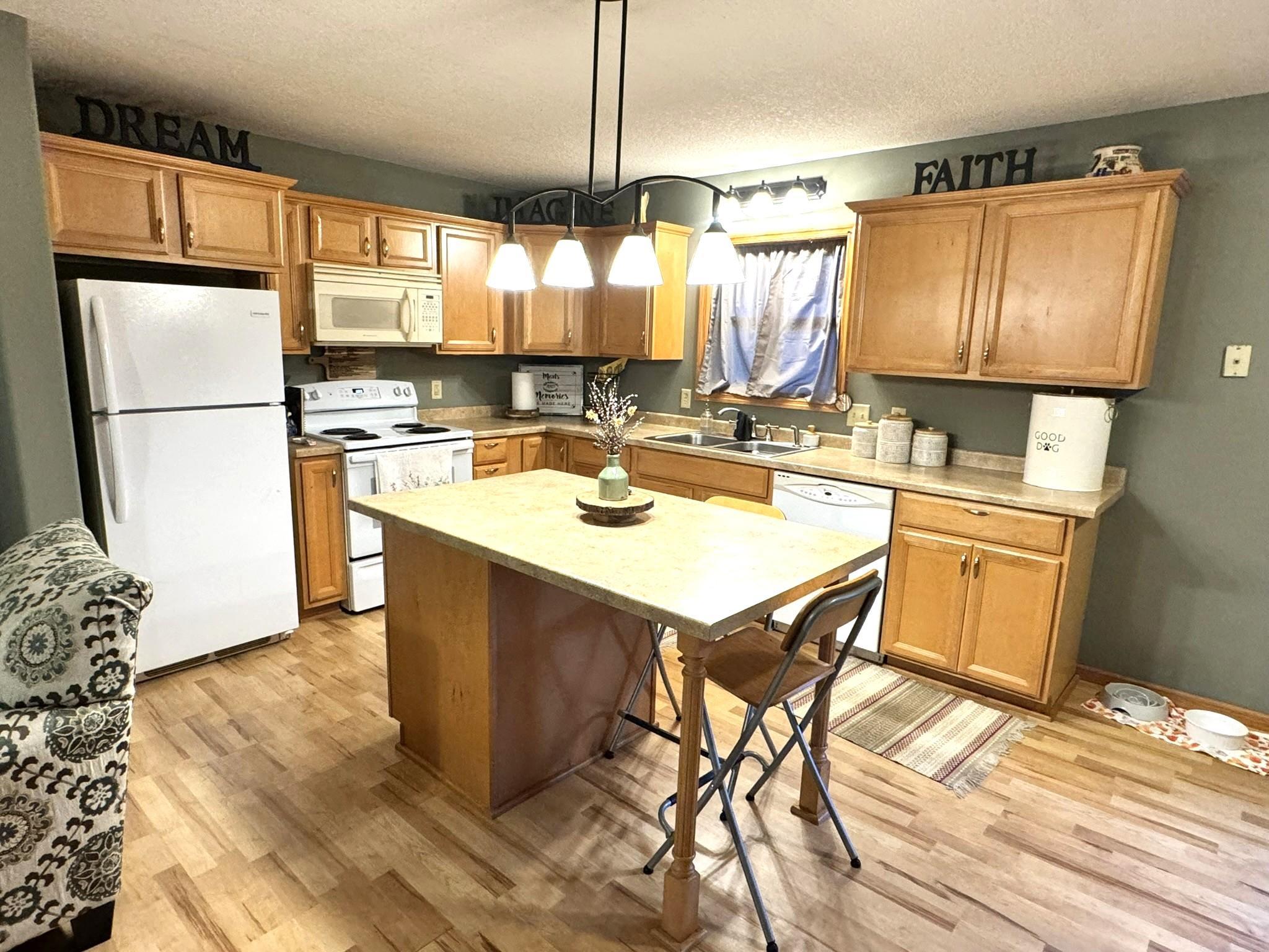 103 Evergreen Court Property Photo 5