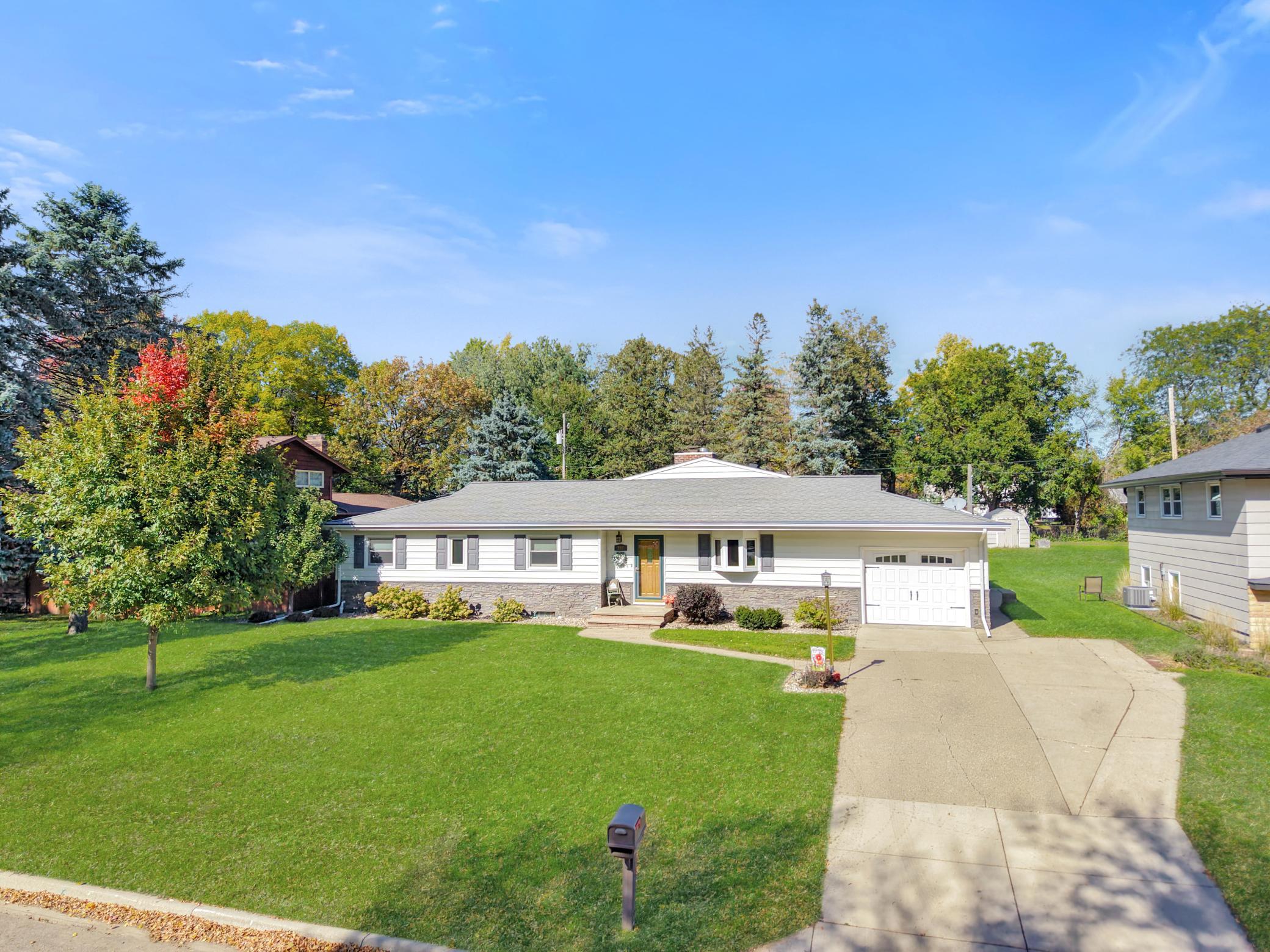 207 E Hollett Street Property Photo 1