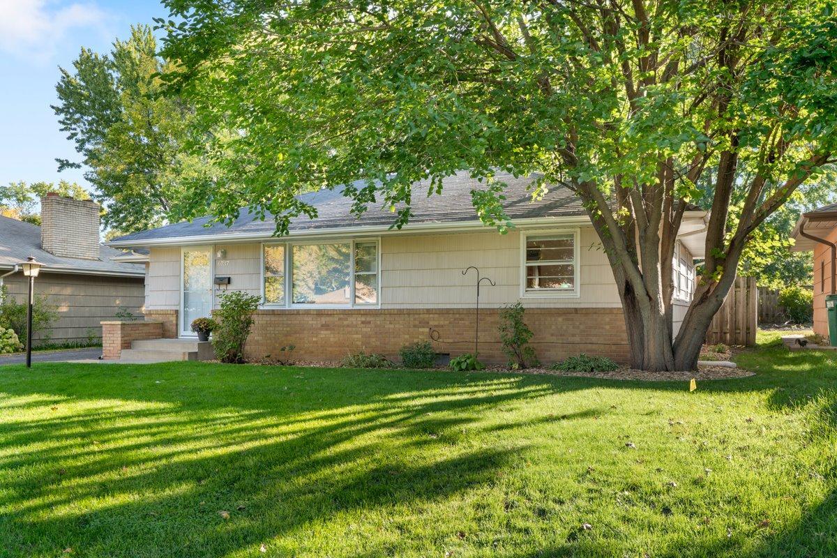 6737 Columbus Avenue Property Photo 2