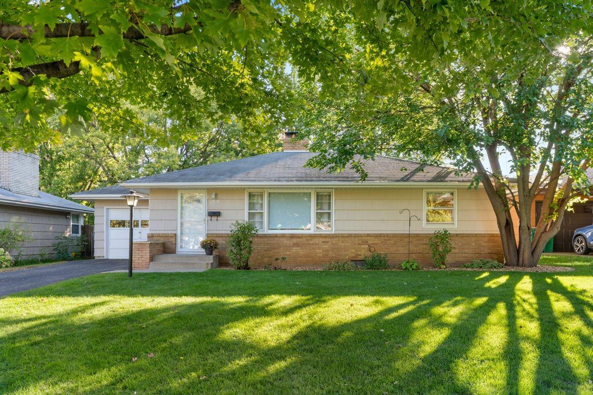 6737 Columbus Avenue Property Photo 3