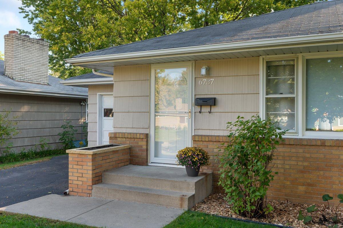 6737 Columbus Avenue Property Photo 4
