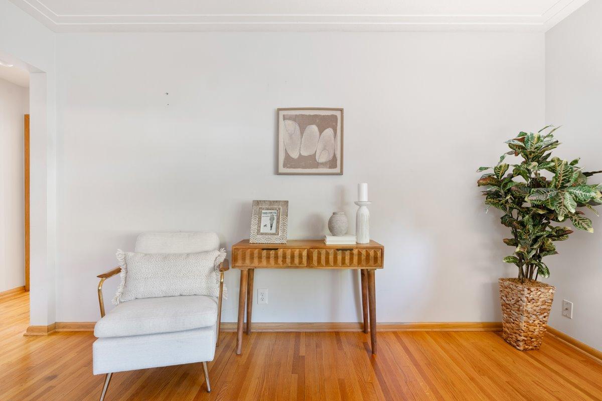 6737 Columbus Avenue Property Photo 8