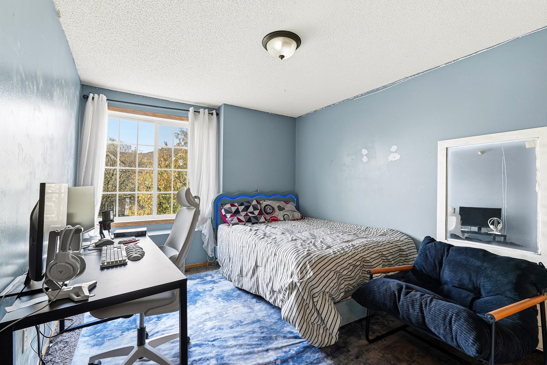 10743 Unity Lane N Property Photo 2