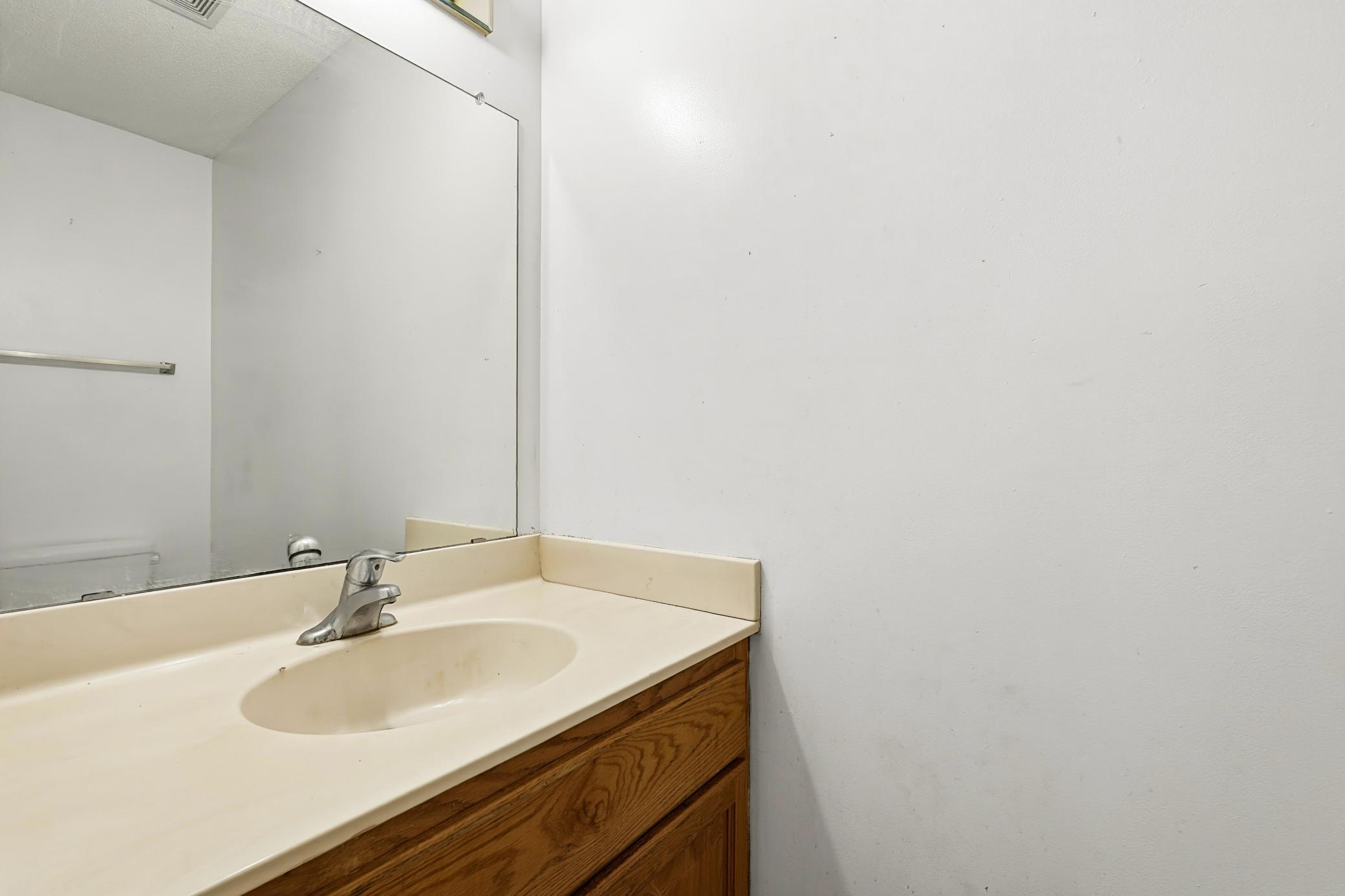 10743 Unity Lane N Property Photo 4