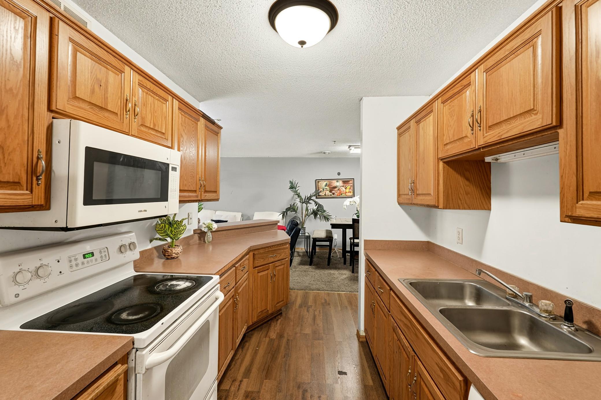 10743 Unity Lane N Property Photo 6