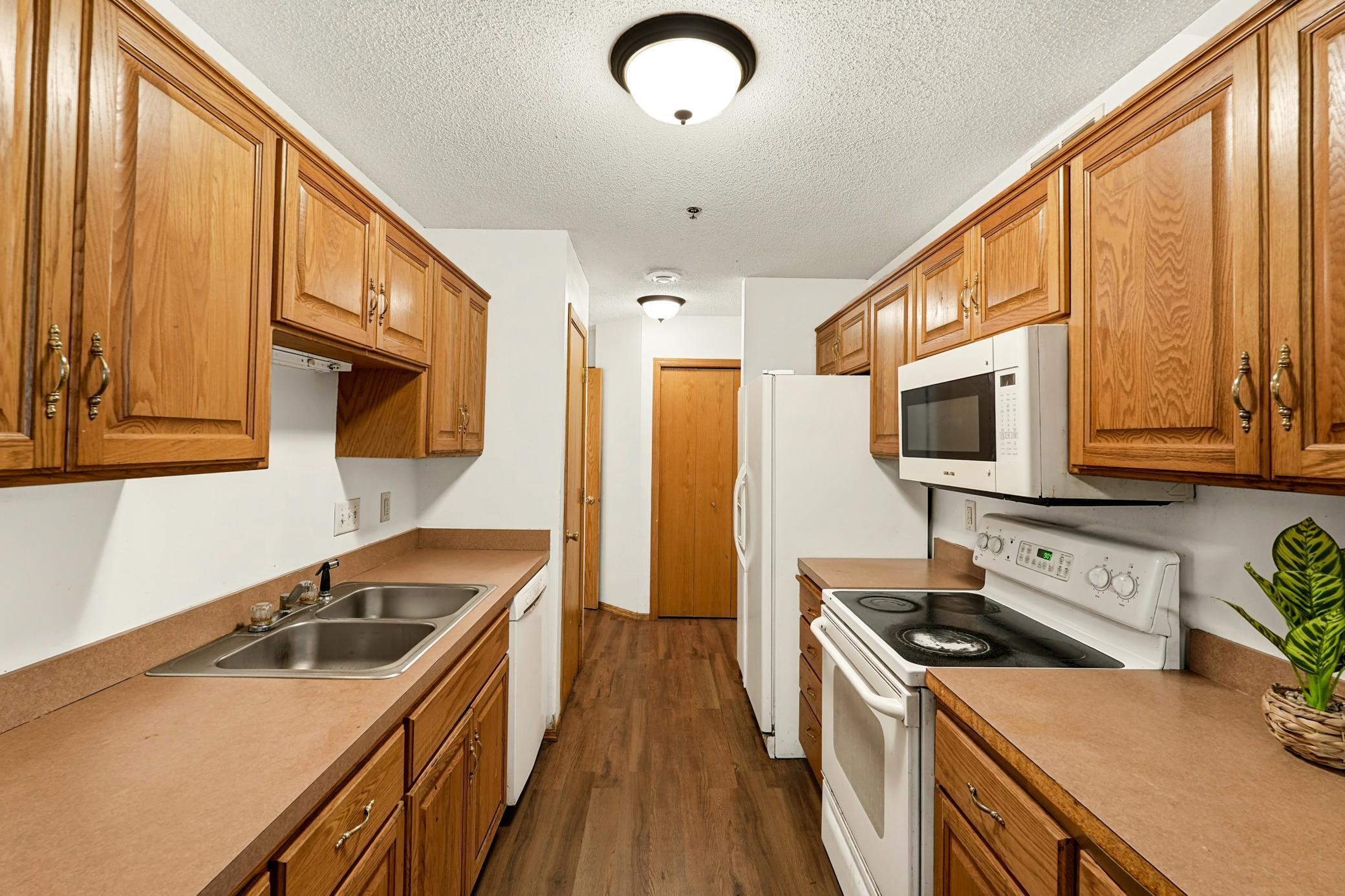 10743 Unity Lane N Property Photo 7