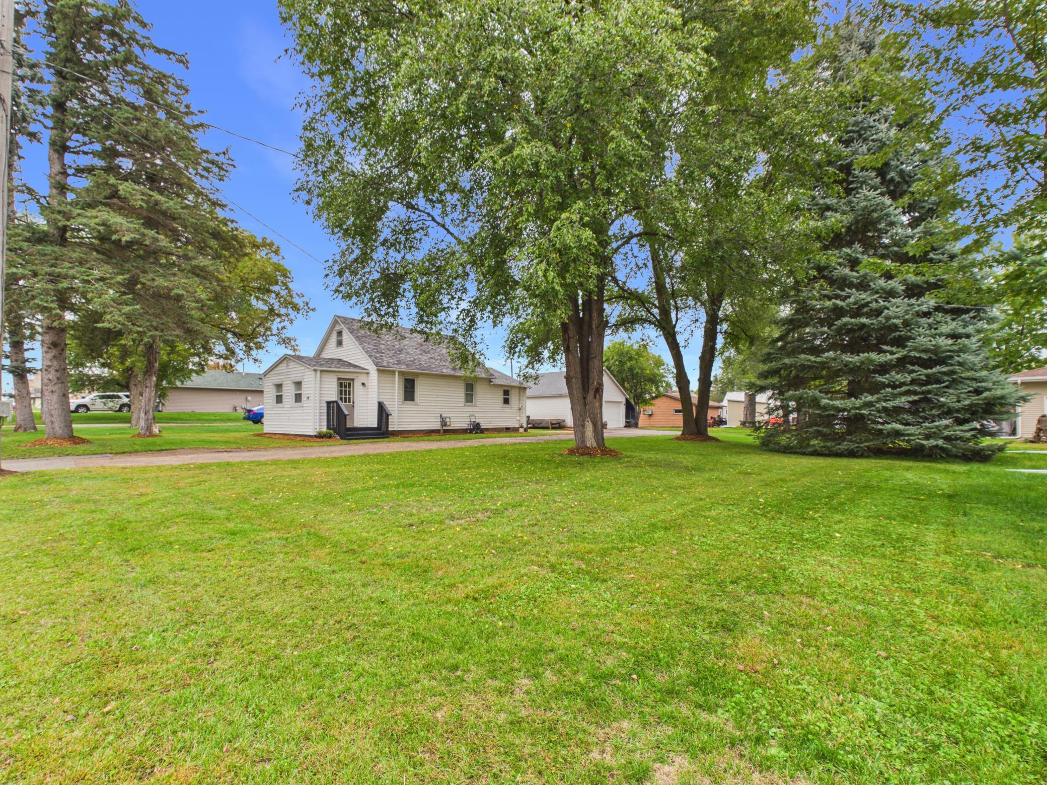 130 4th Avenue S Property Photo 3