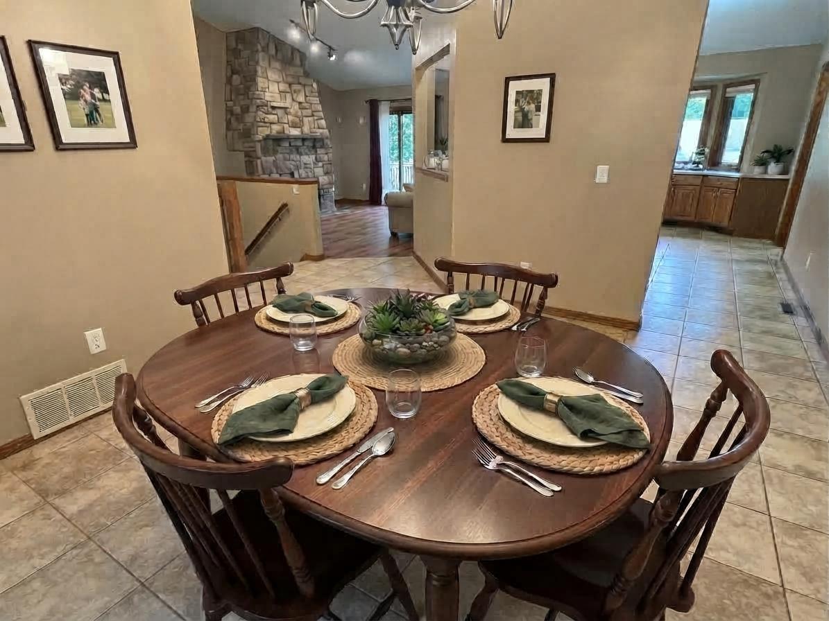 5366 S Park Drive Property Photo 8