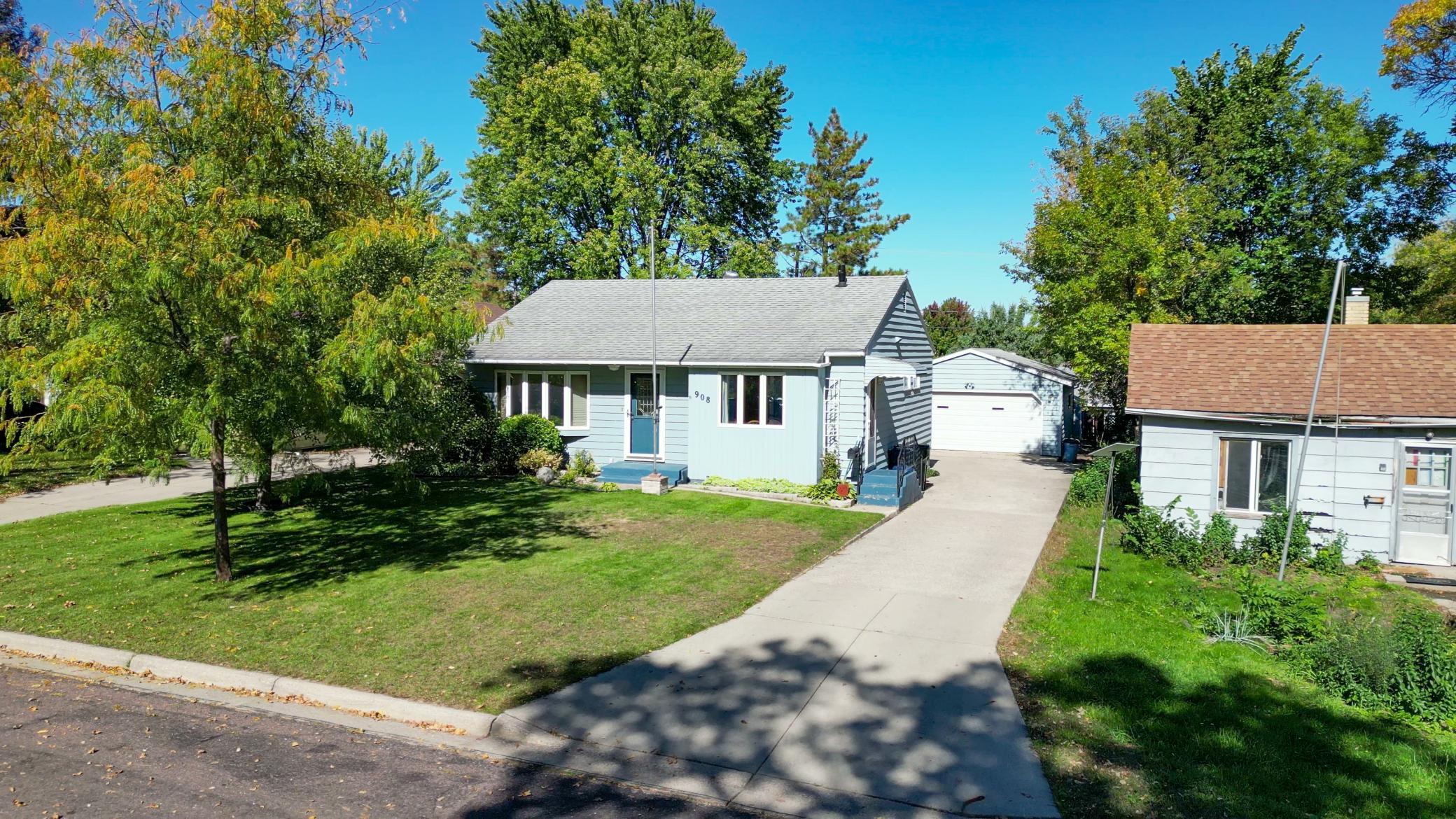 908 W Linden Street W Property Photo 1