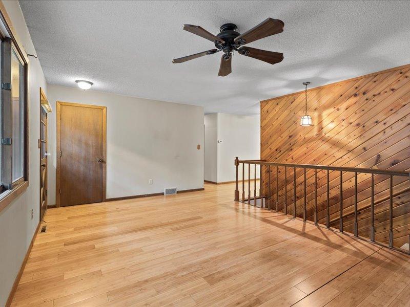 12863 Kingwood Drive Property Photo 3