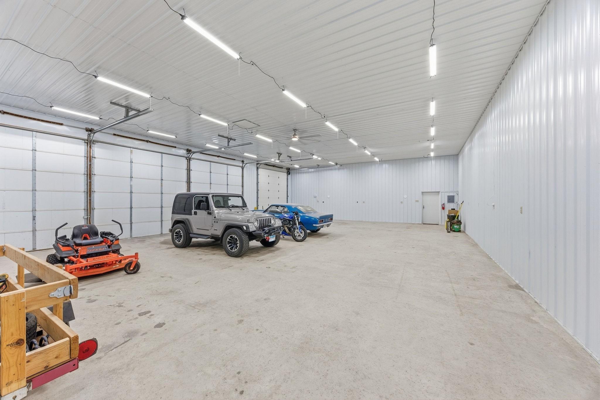 520 & 522 Highway 7 E Property Photo 14