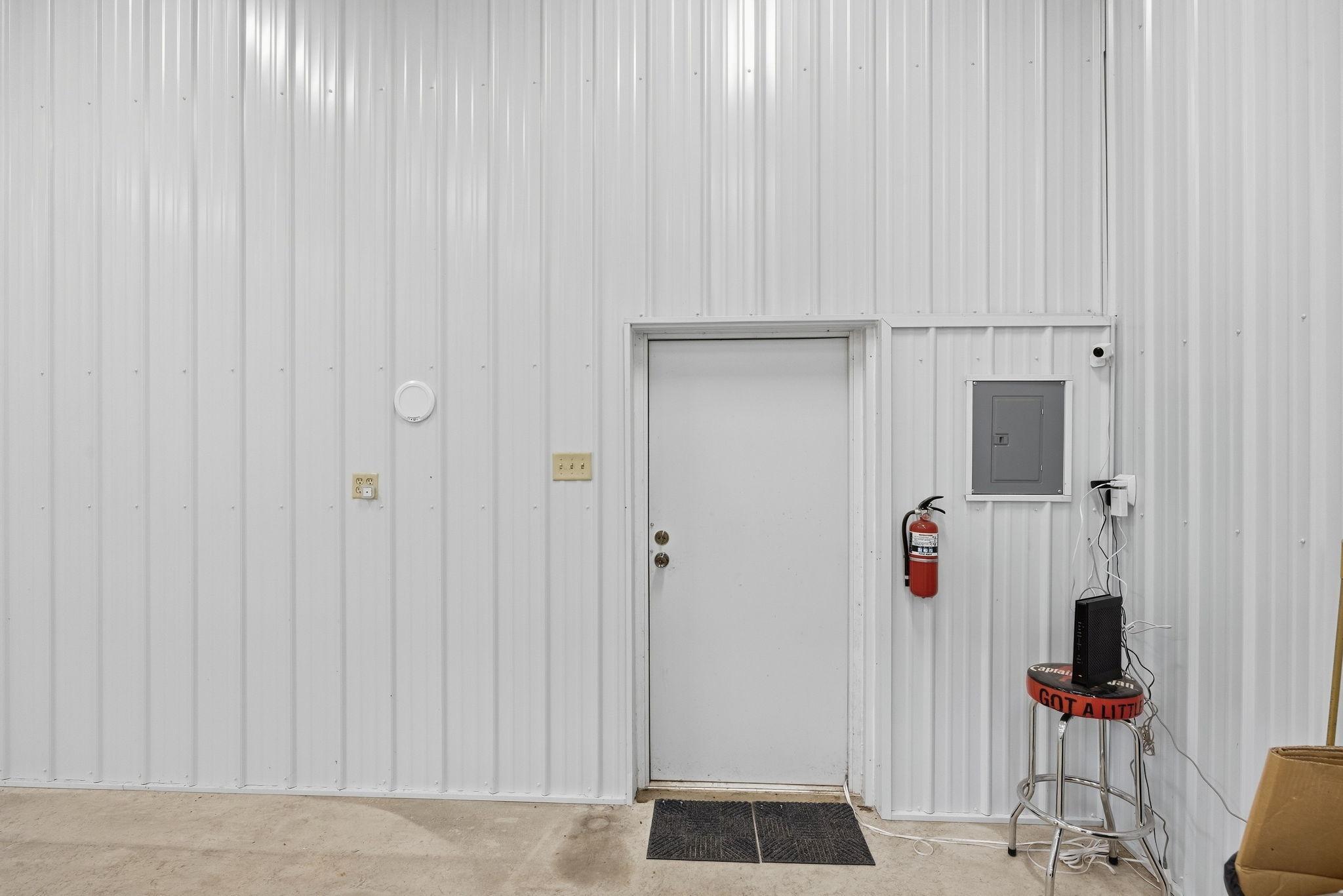 520 & 522 Highway 7 E Property Photo 16