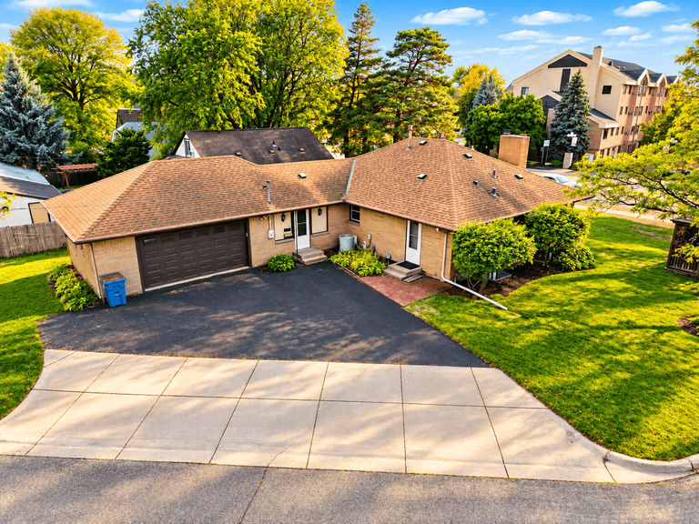 4201 40th Avenue N Property Photo 1