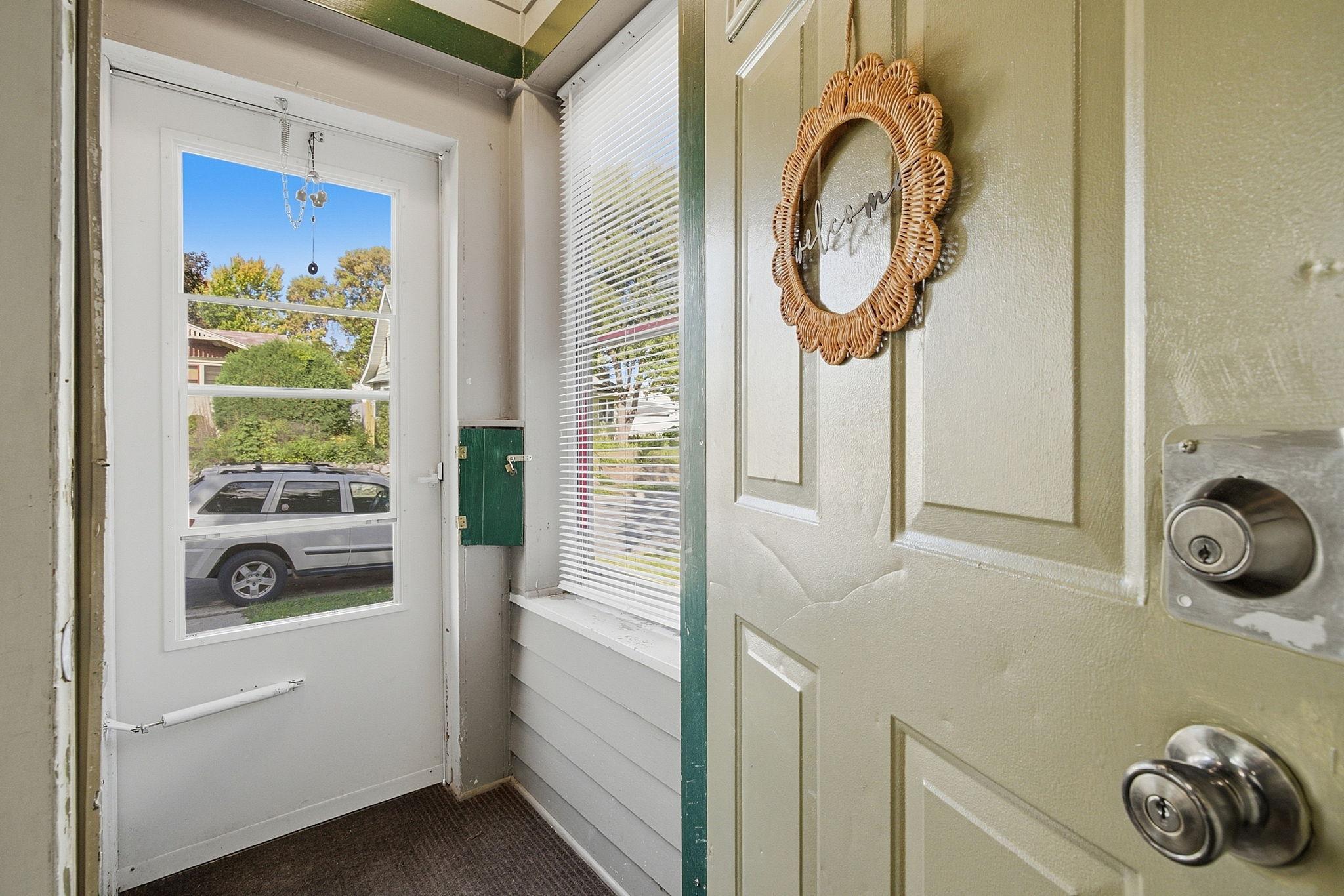 268 Sidney Street E Property Photo 4