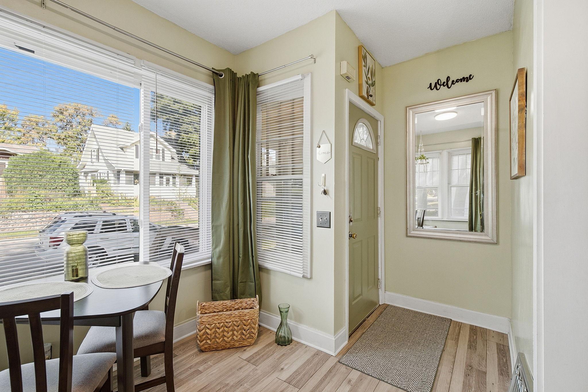 268 Sidney Street E Property Photo 5