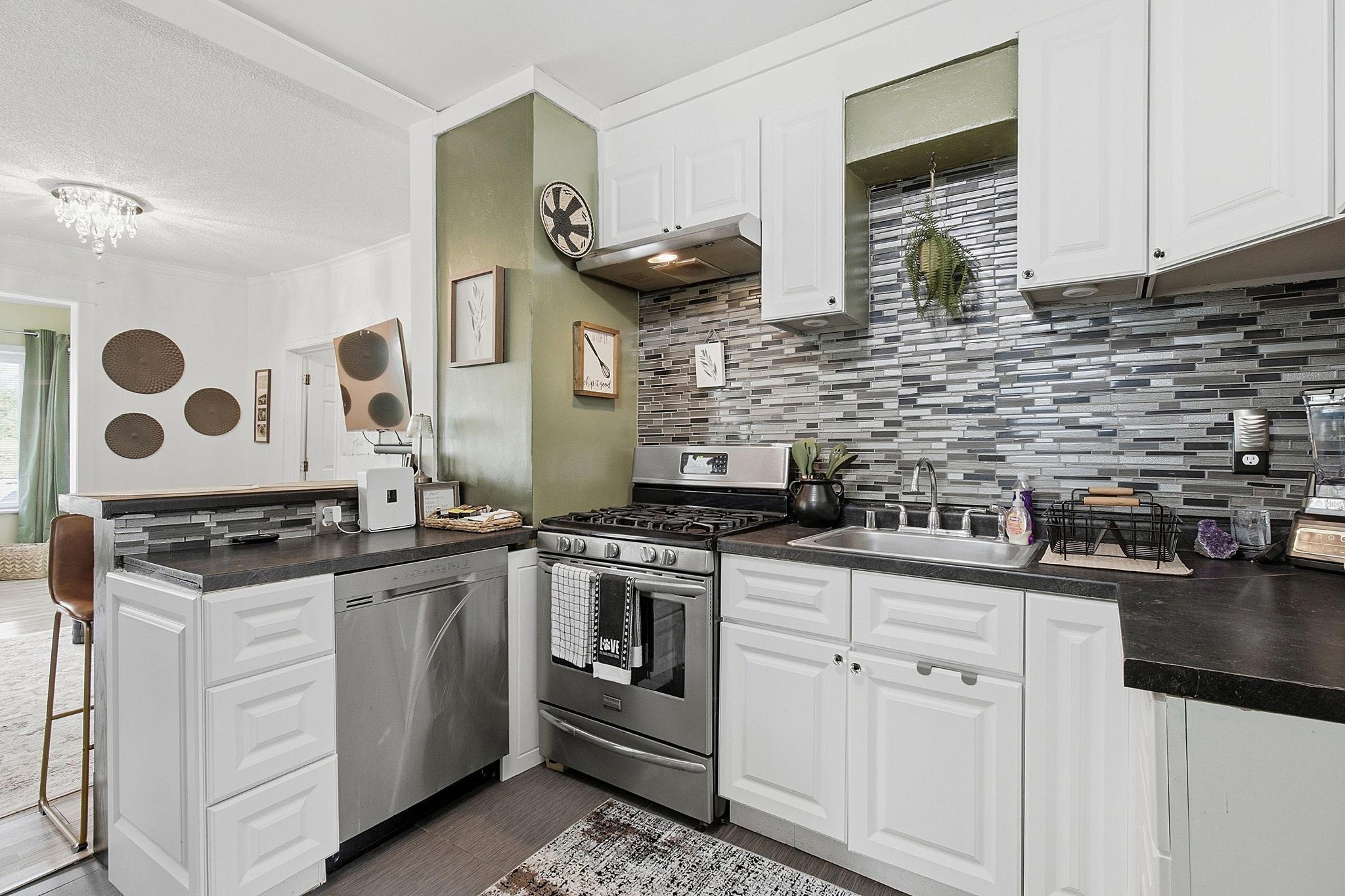 268 Sidney Street E Property Photo 9