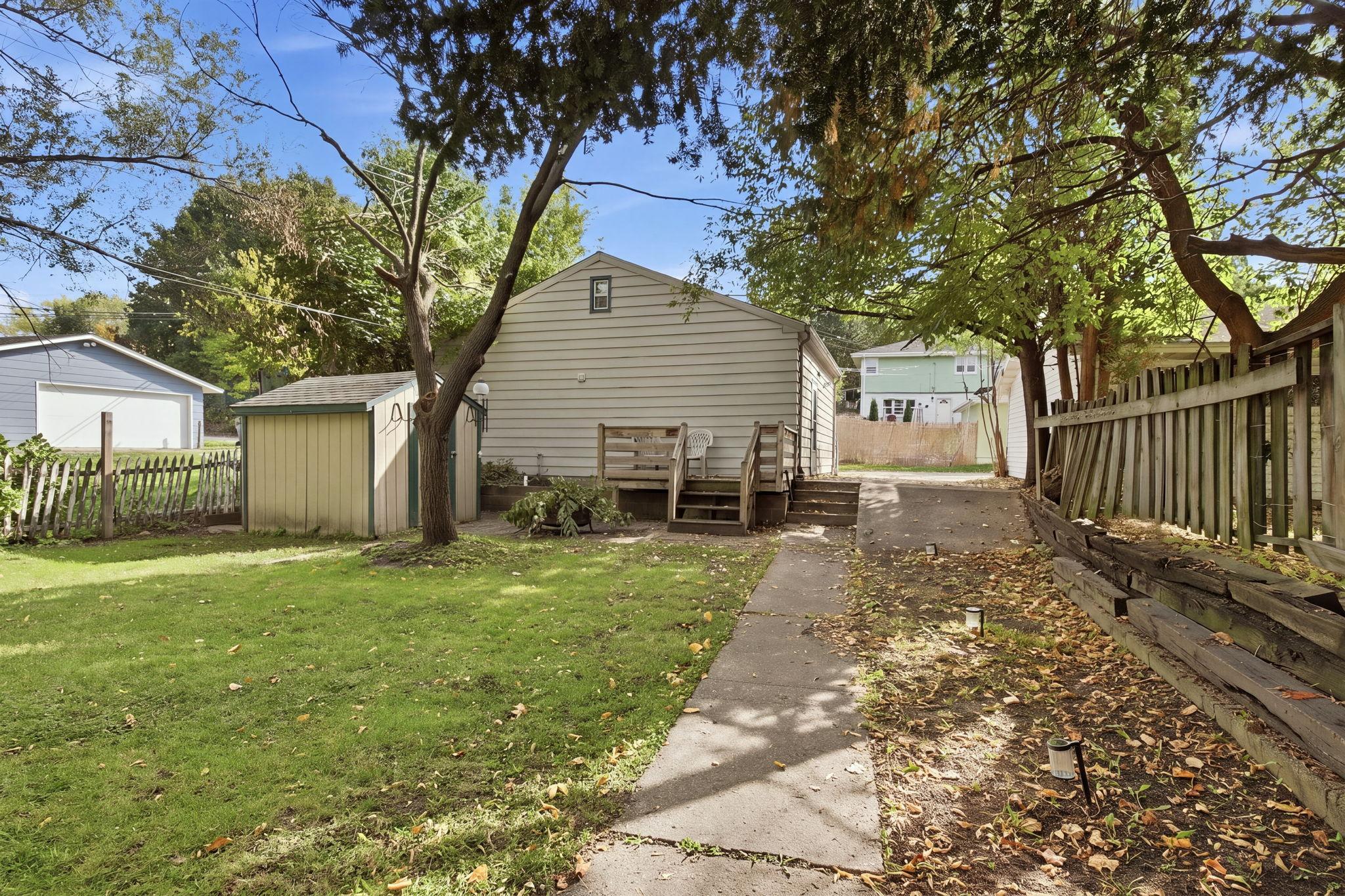 268 Sidney Street E Property Photo 15