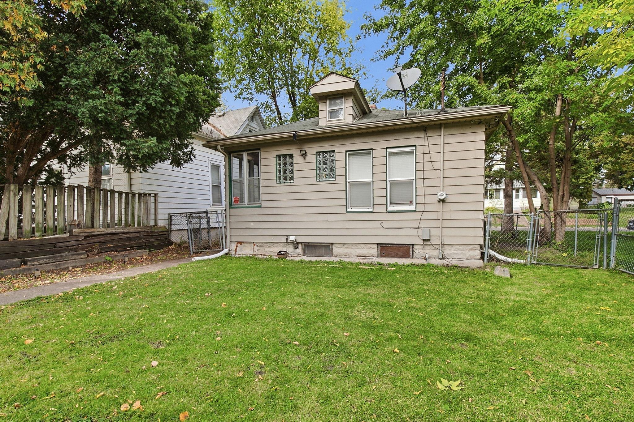 268 Sidney Street E Property Photo 17