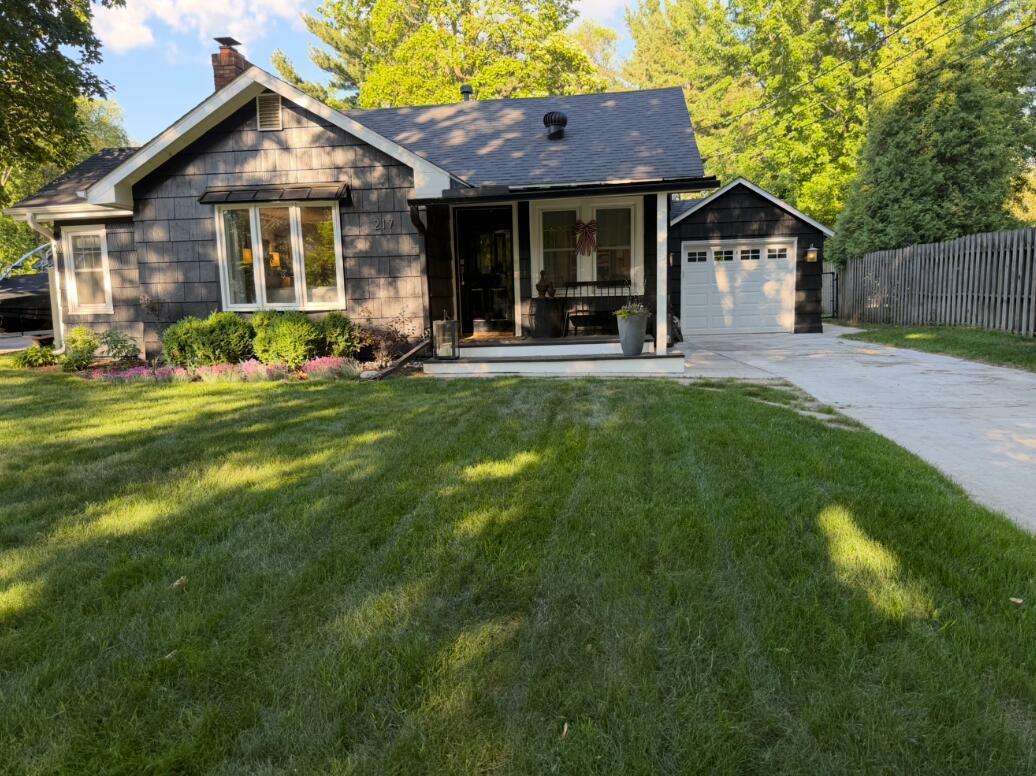 217 E Owasso Lane Property Photo 5