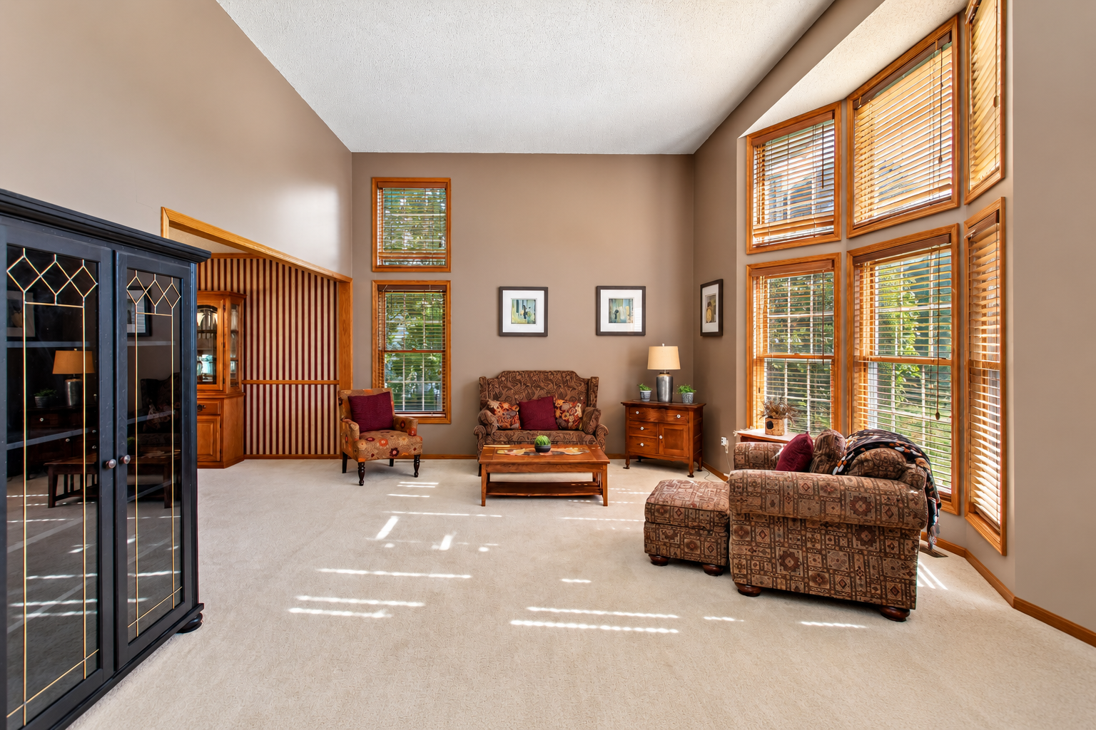 4161 Kingston Court Property Photo 4