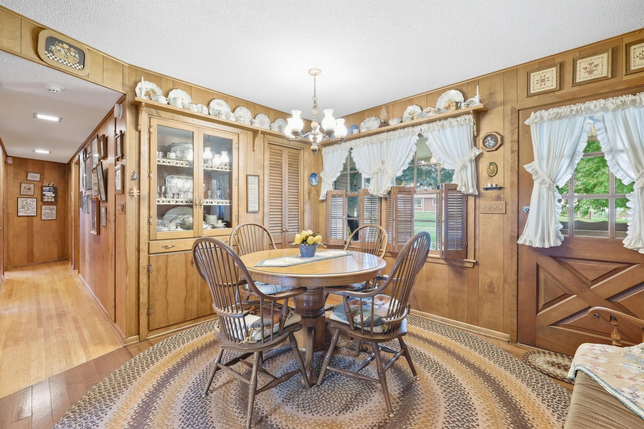 1750 Crestridge Lane Property Photo 7
