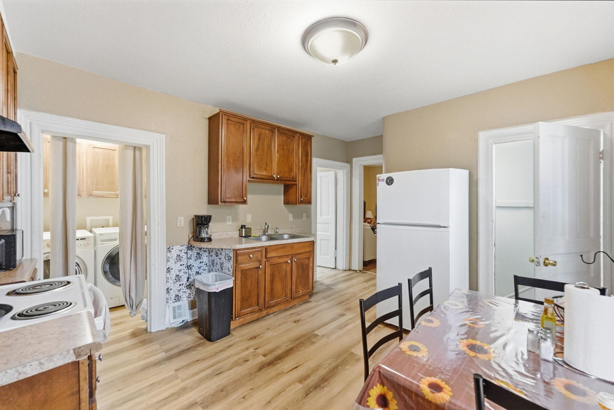 362 Maria Avenue Property Photo 9