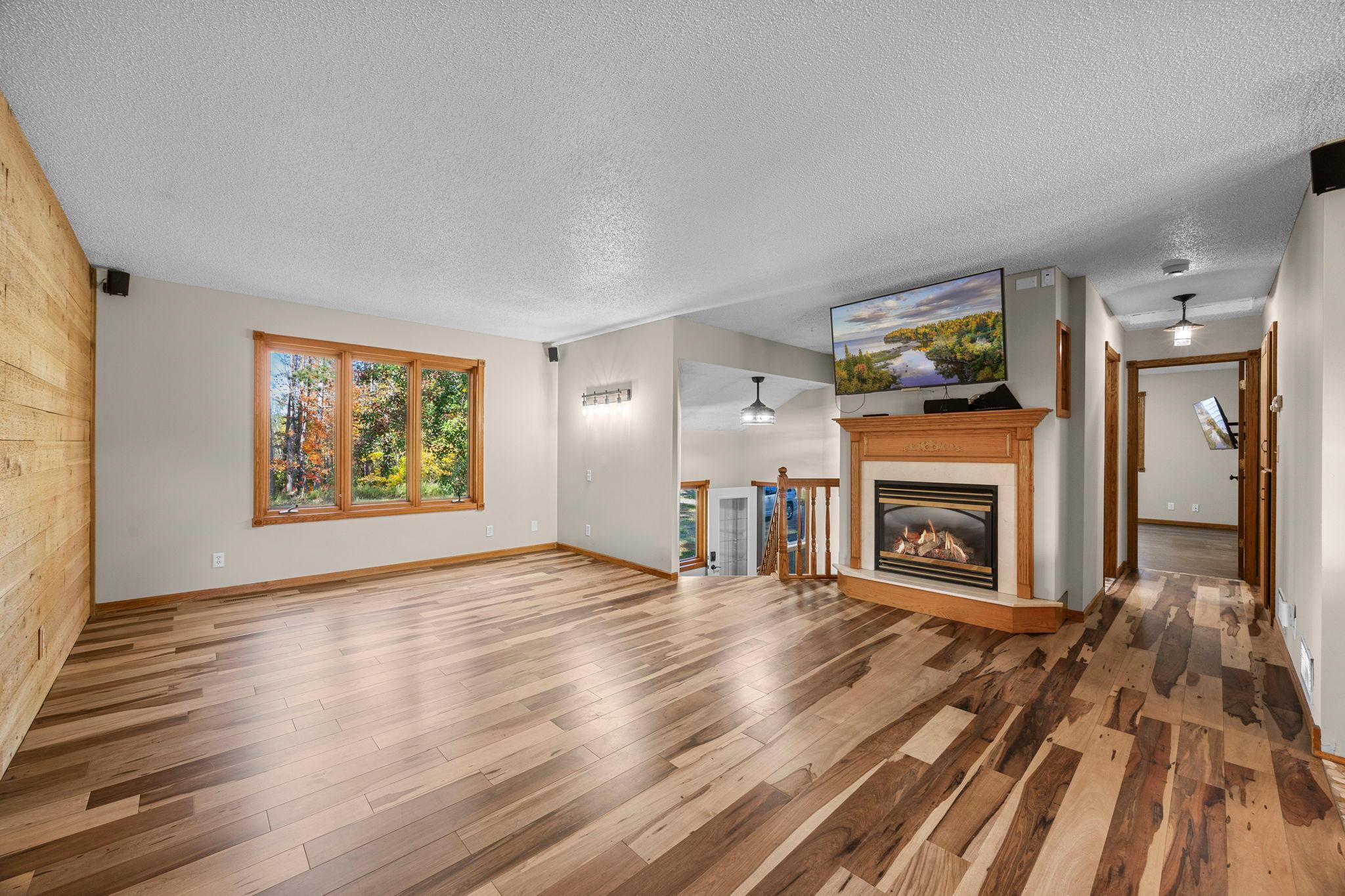 6943 350th Street Property Photo 2