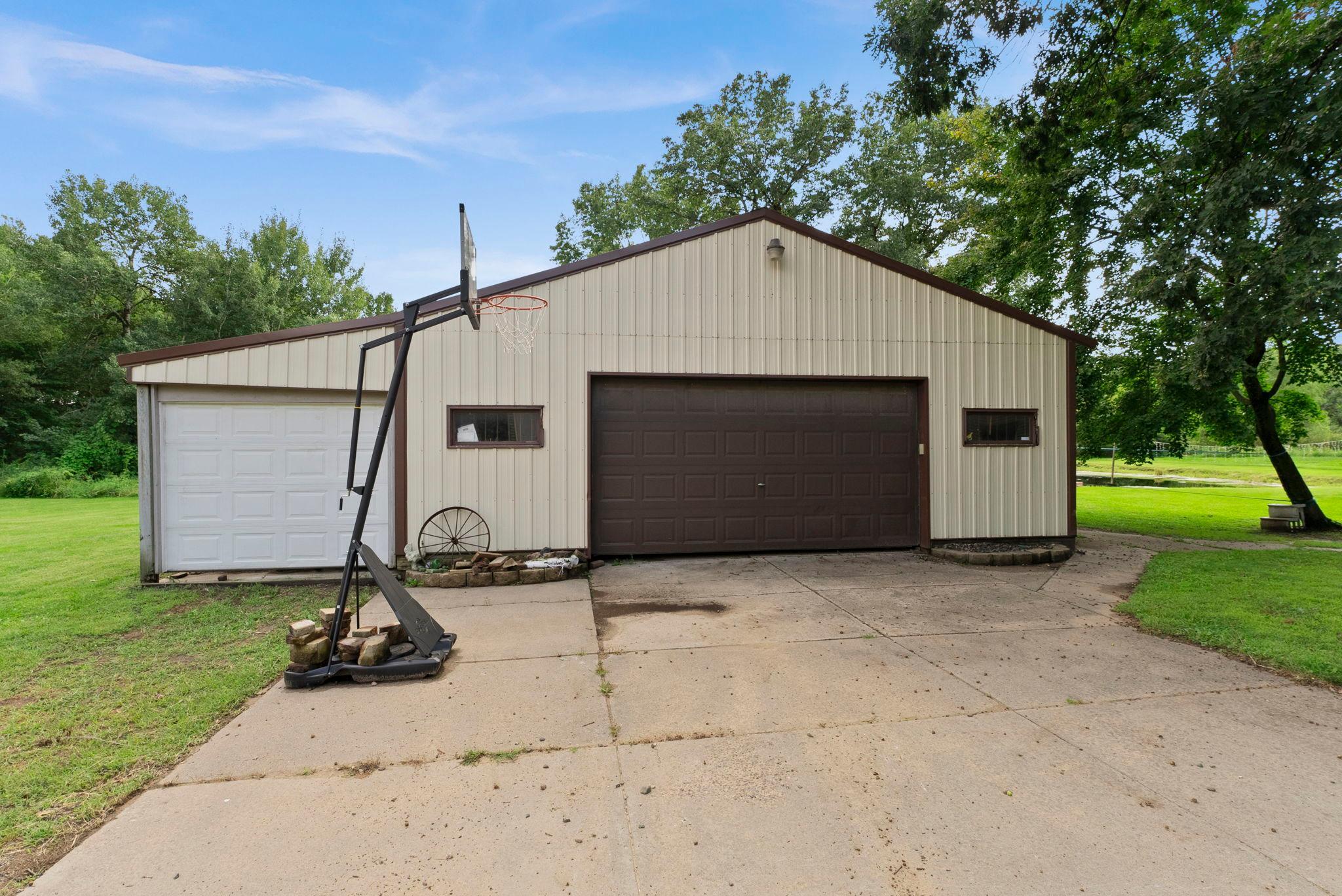 6943 350th Street Property Photo 8