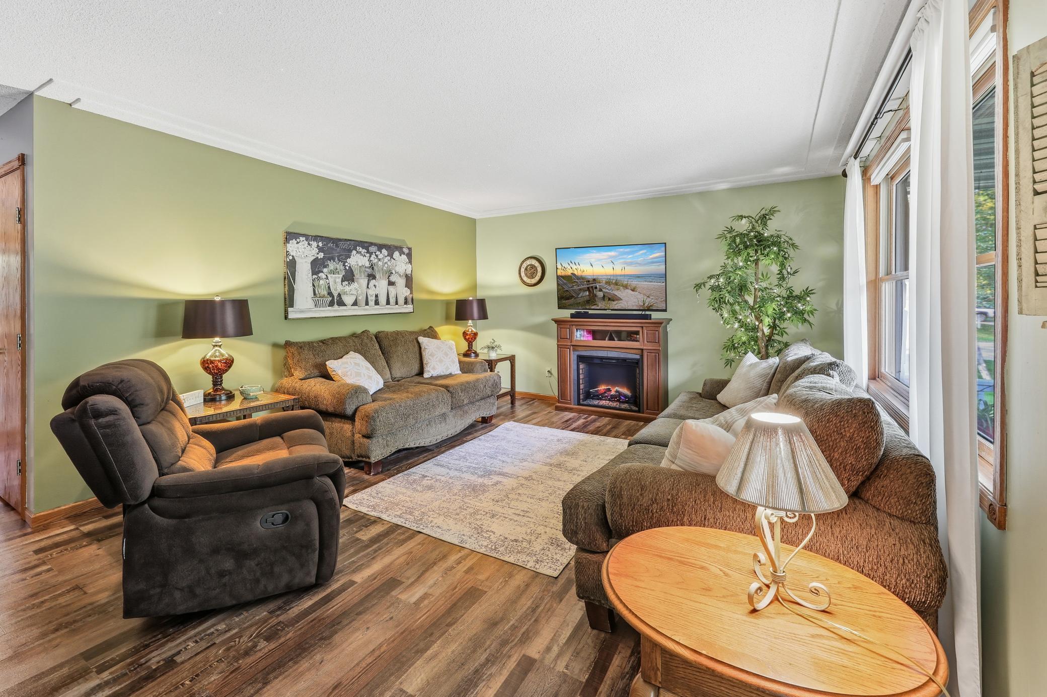 260 Westgate Drive Property Photo 6