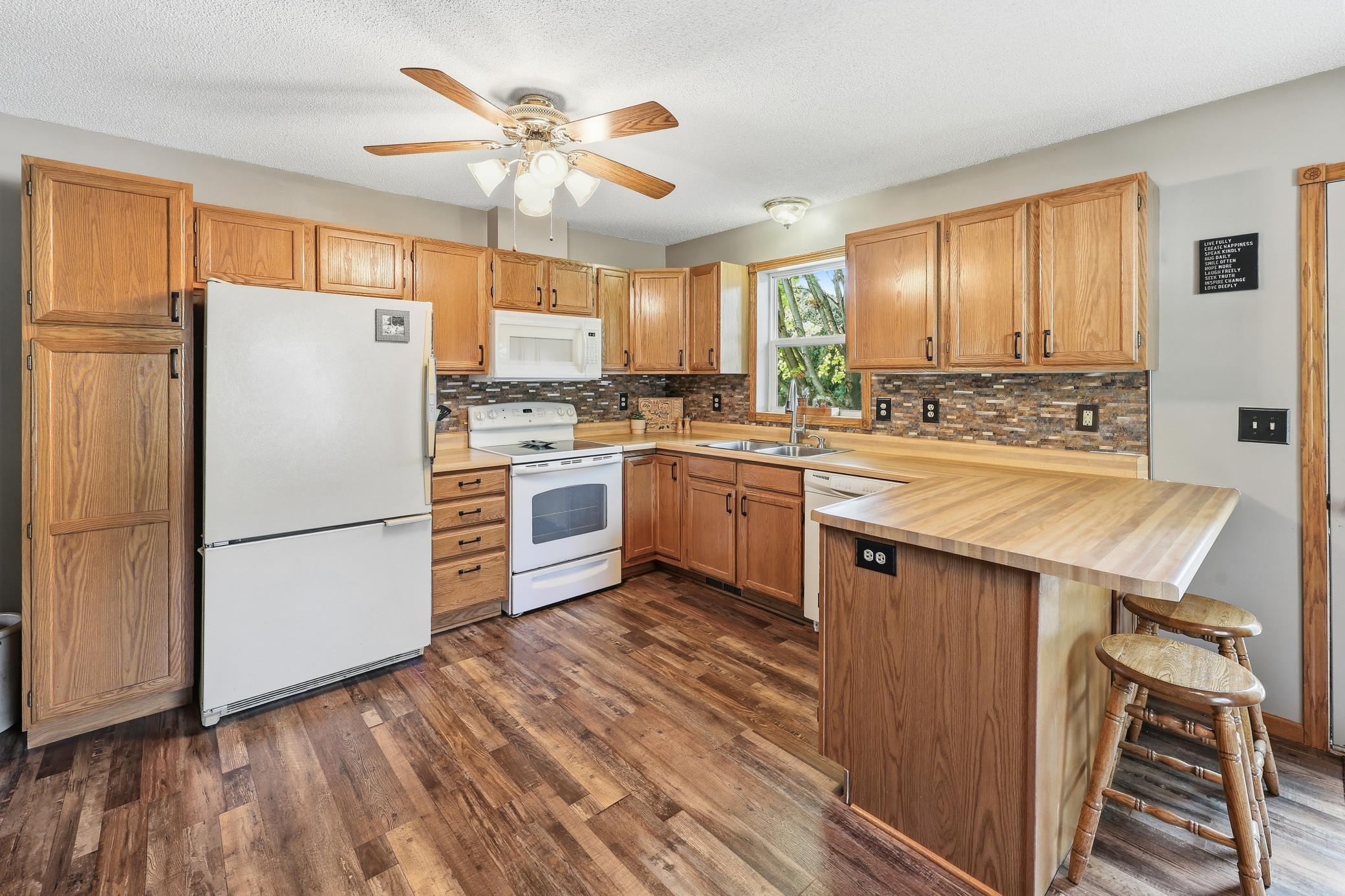260 Westgate Drive Property Photo 8