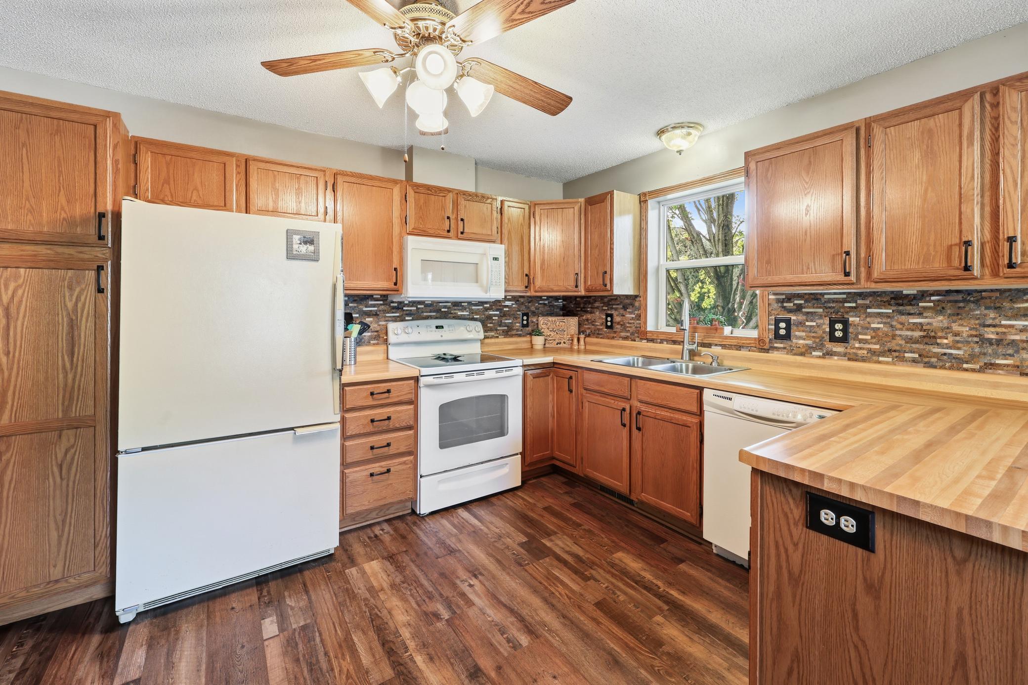 260 Westgate Drive Property Photo 9