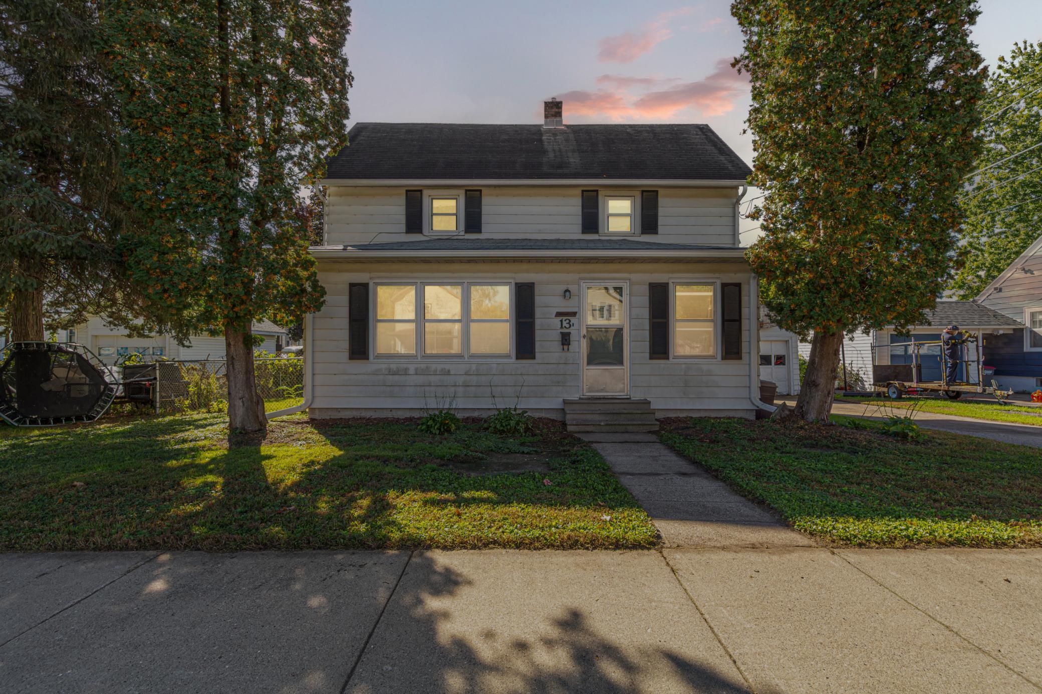 13 12th Street Nw Property Photo 2